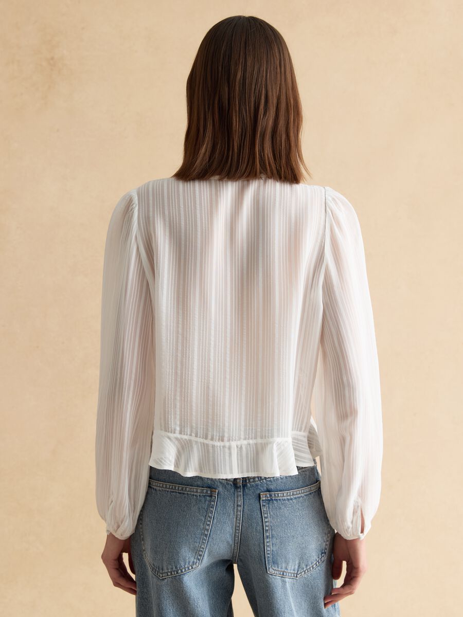 White pure viscose shirt regular fit with lace details_3