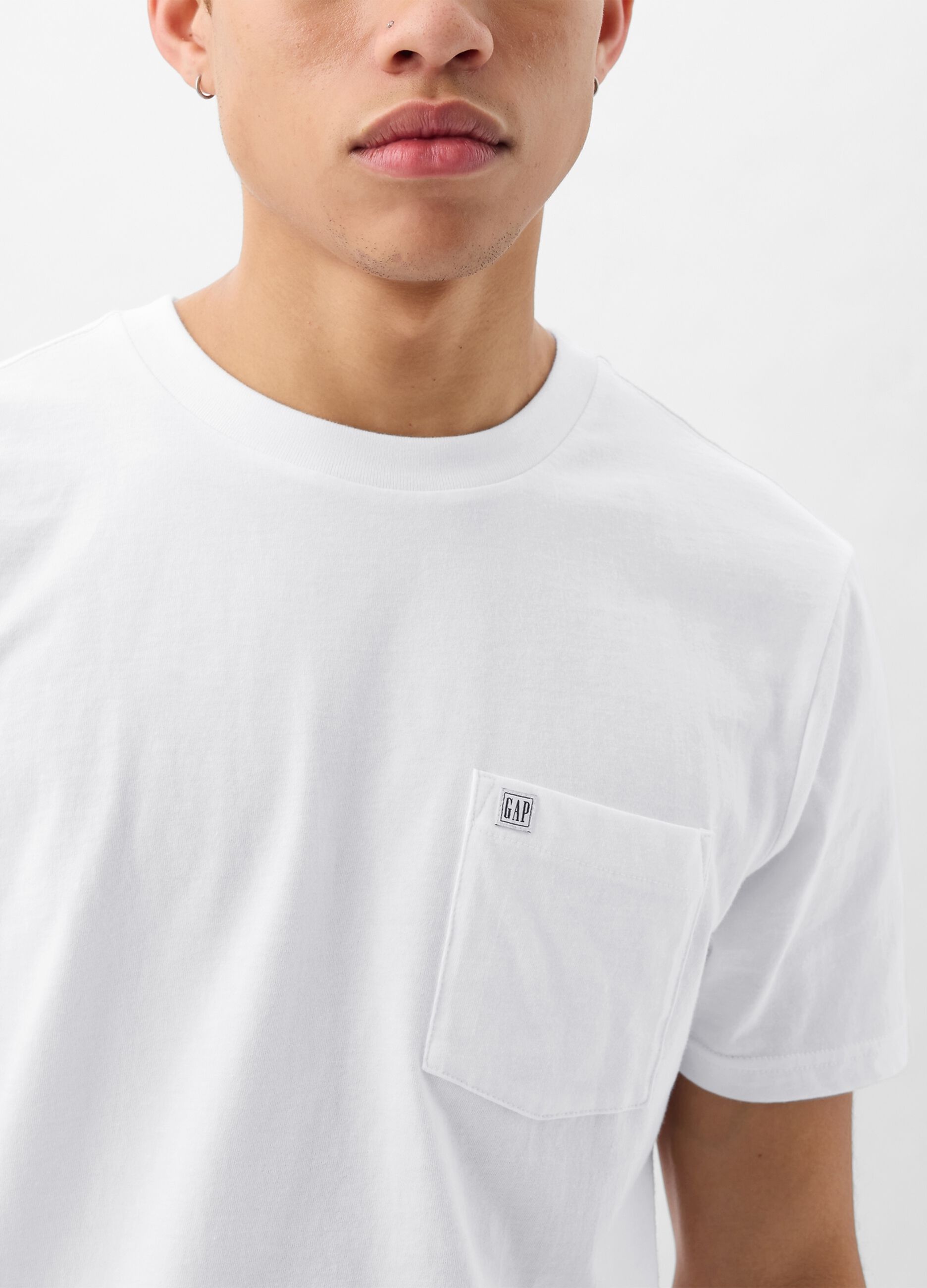 Cotton T-shirt with pocket and logo patch