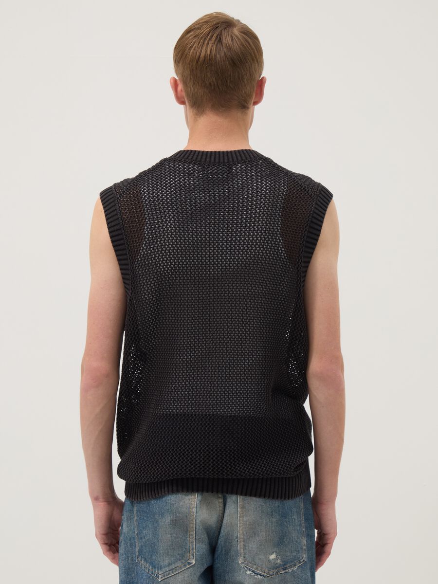 Maglia smanicata nera in puro cotone a rete over fit_4