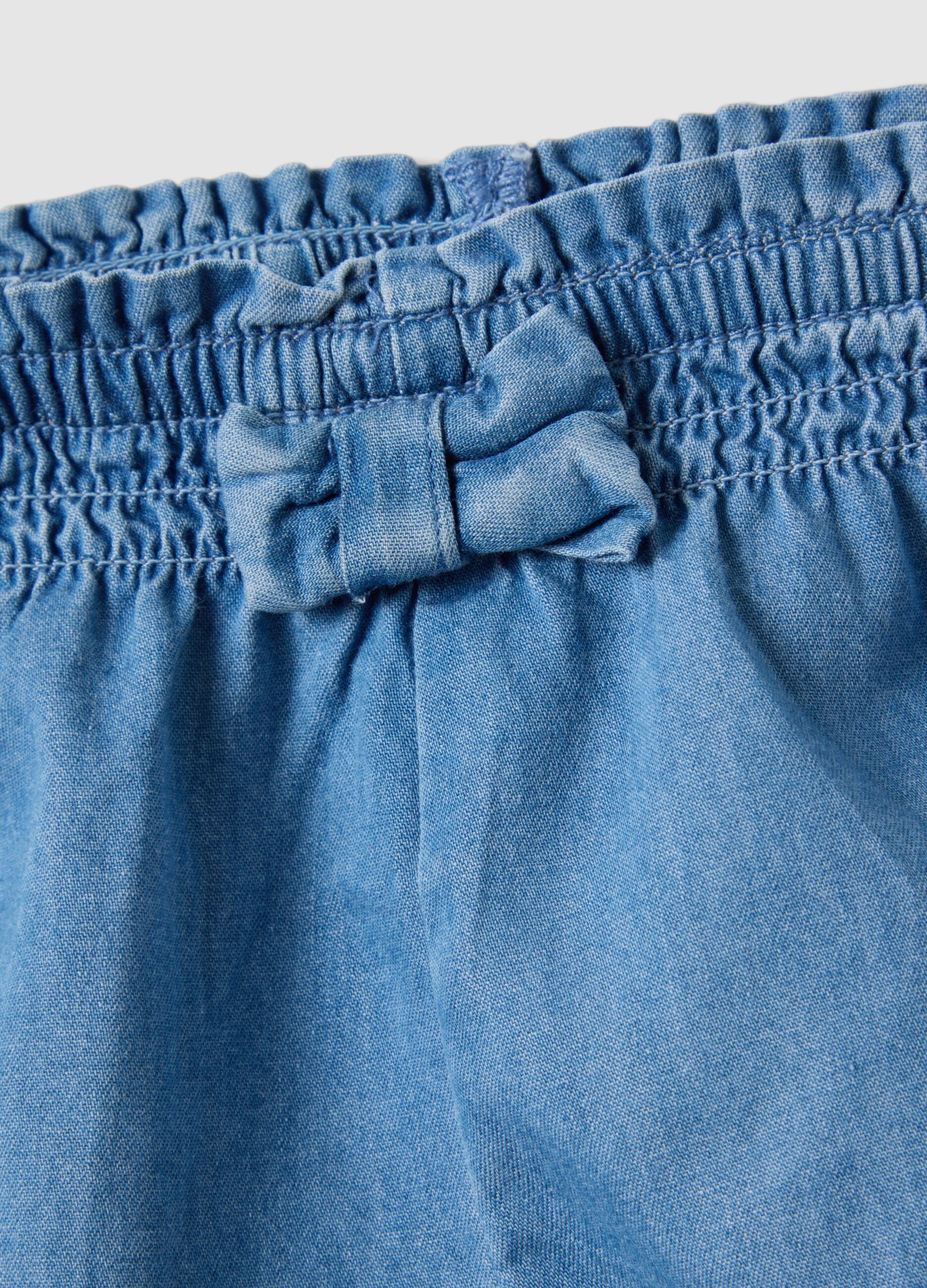 Newborn girl's regular fit blue denim cotton shorts with bow