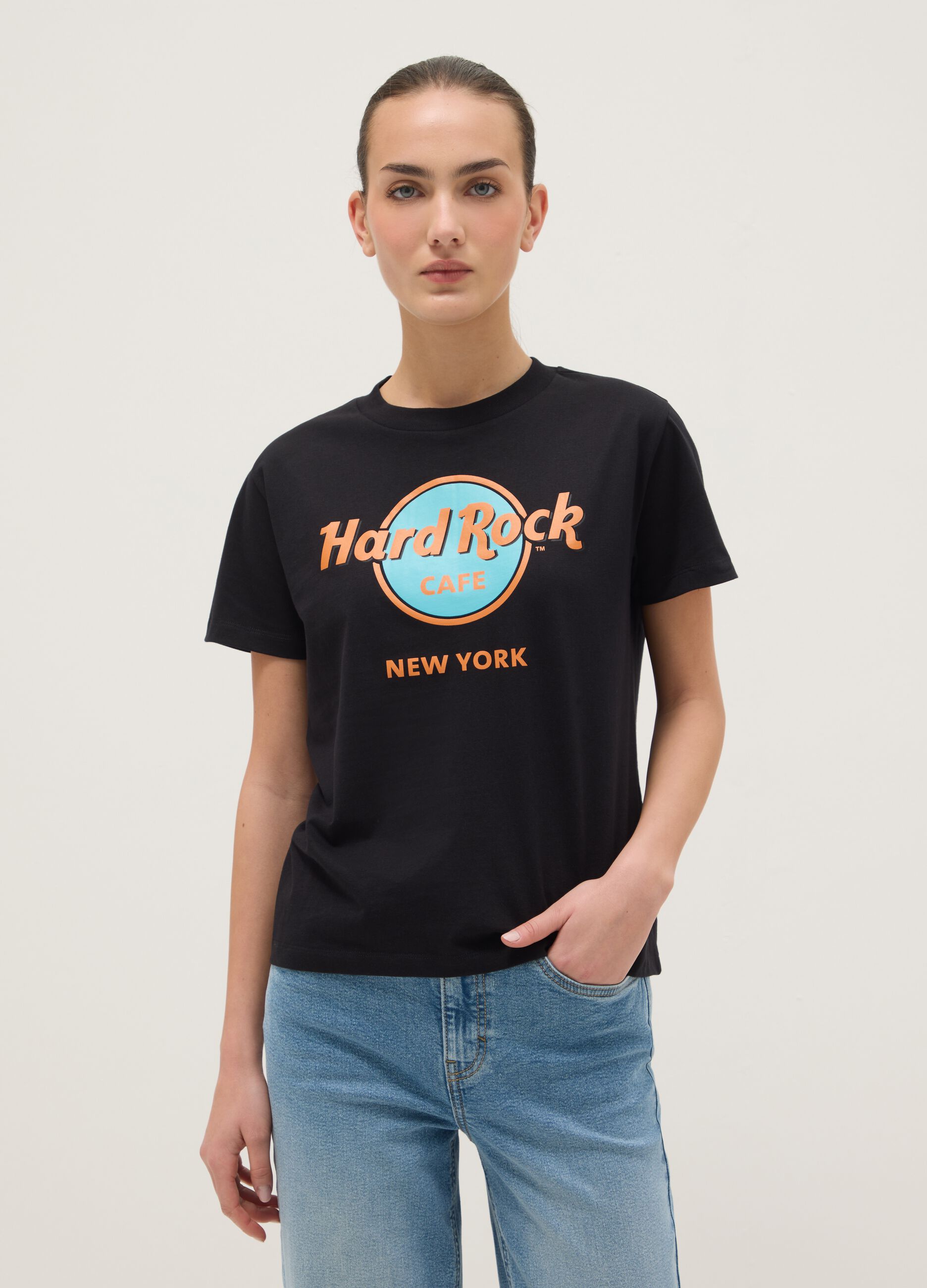 Black pure cotton regular fit T-shirt with Hard Rock Cafe logo