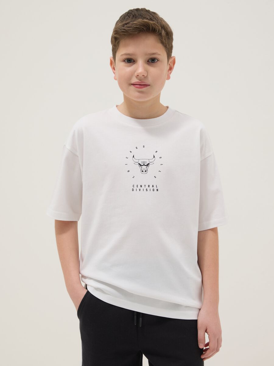 Kids' white pure cotton oversized fit t-shirt with Chicago Bulls logo_0
