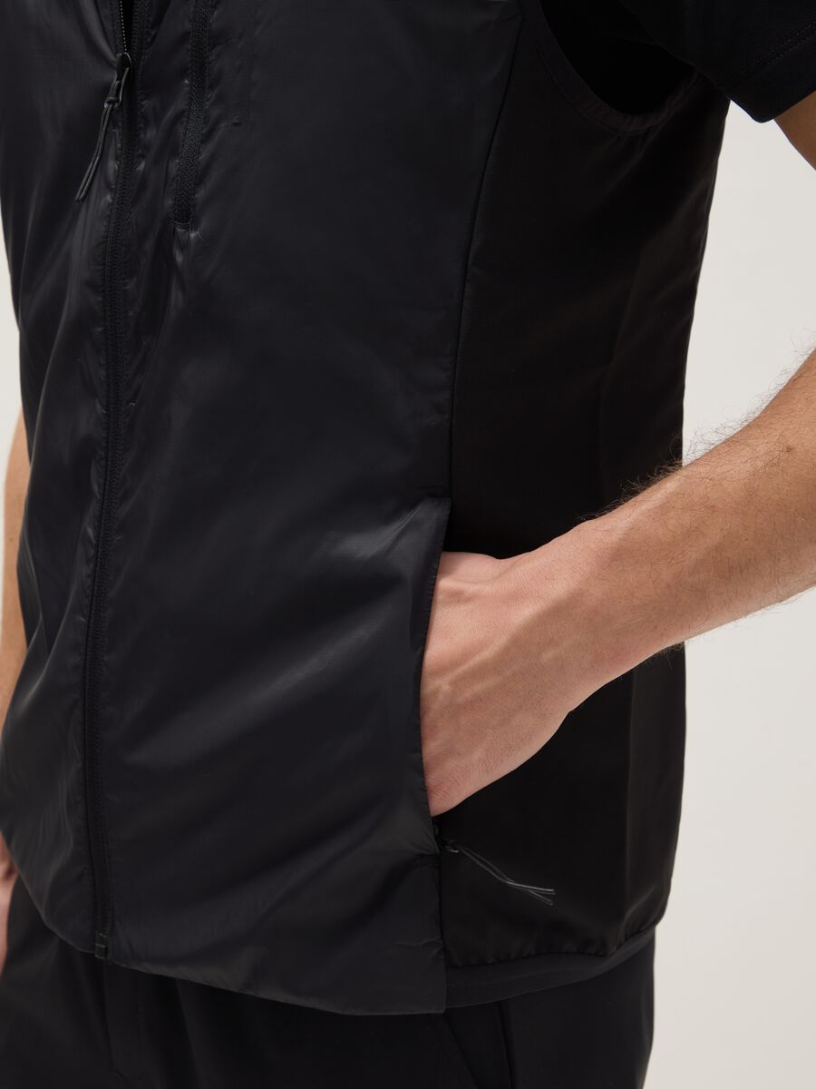 Black Sleeveless Padded Jacket Regular Fit_3
