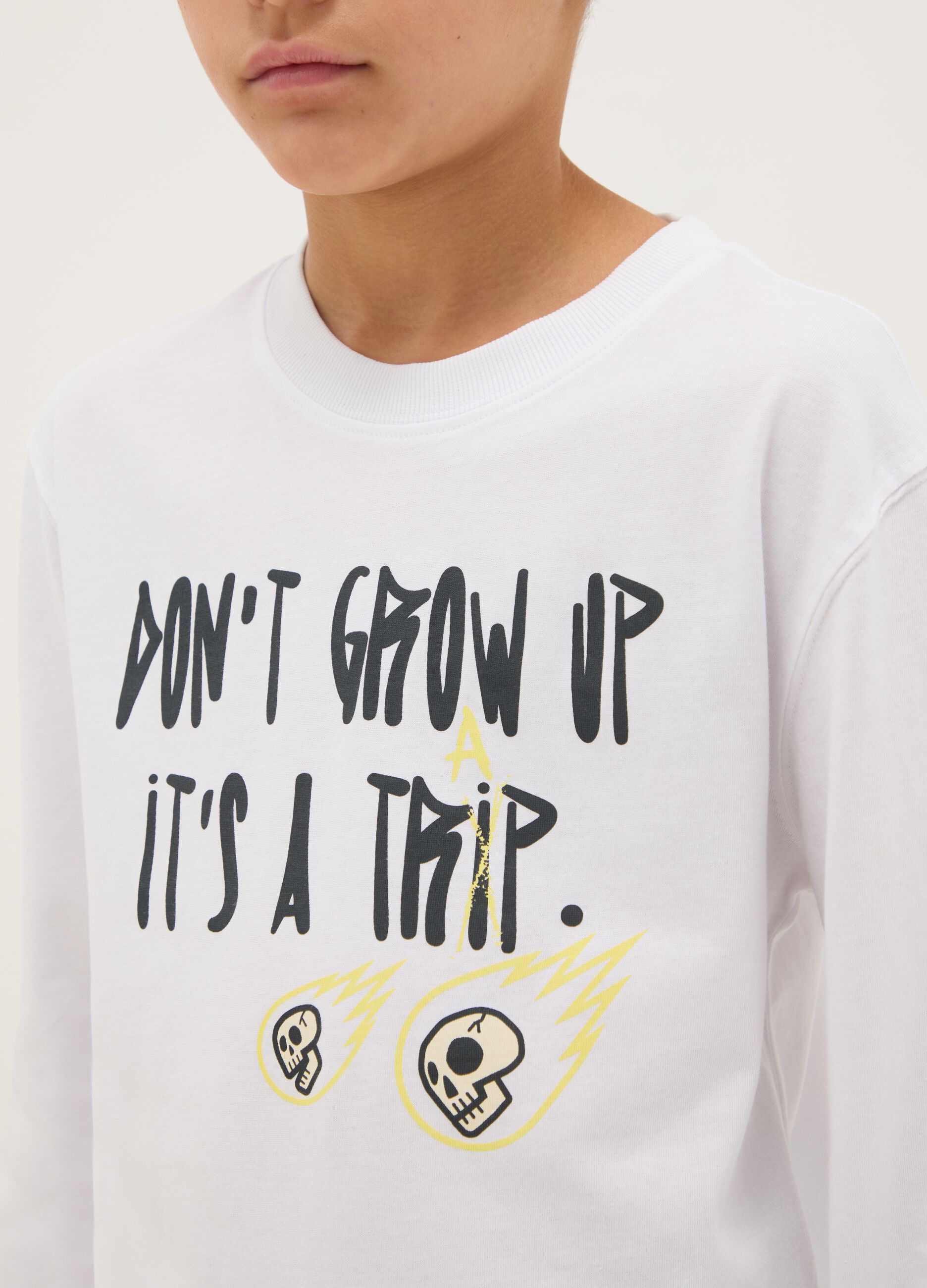 White pure cotton regular fit T-shirt with print for boys