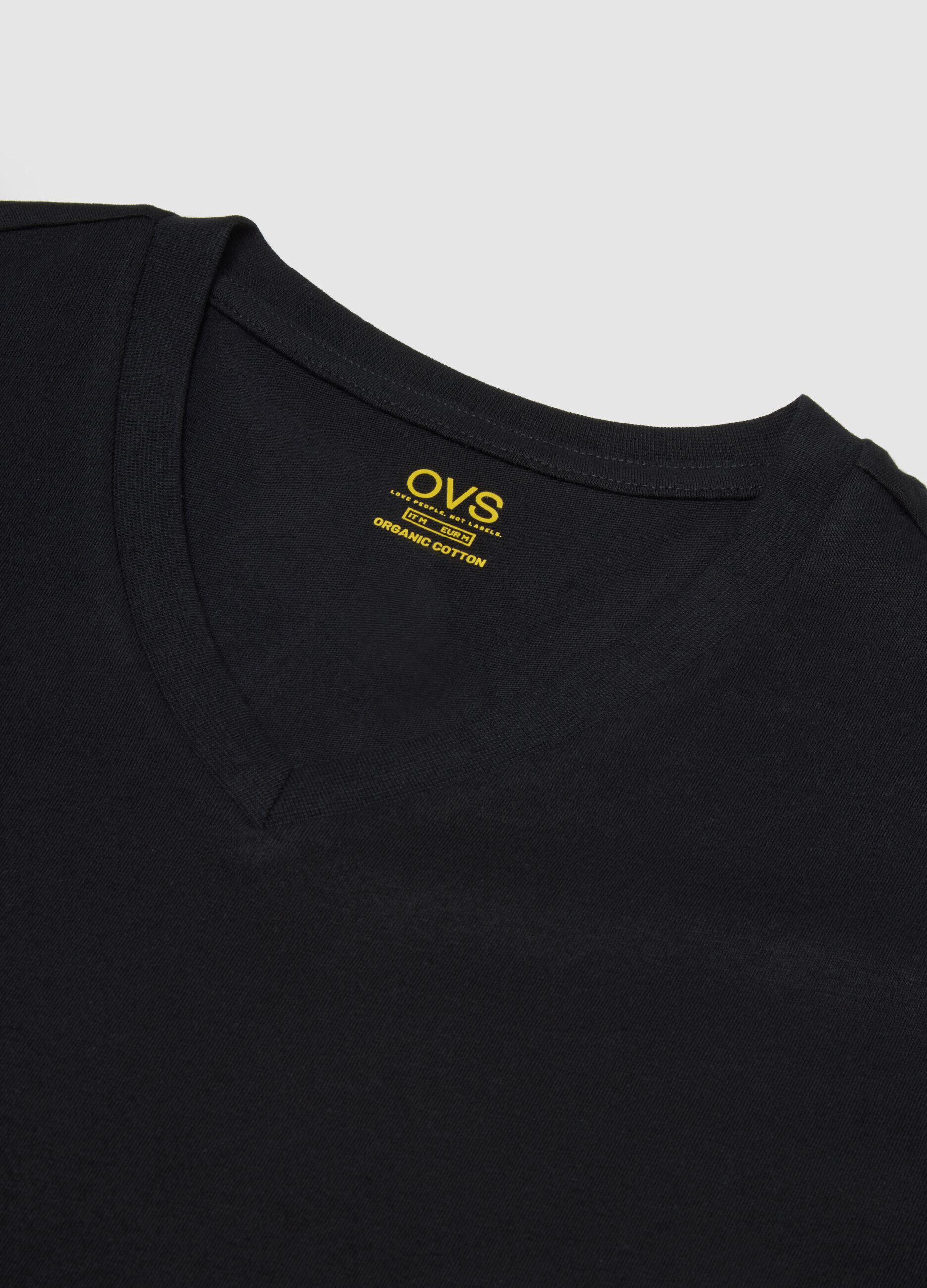Tripack black V-neck t-shirts in pure cotton regular fit