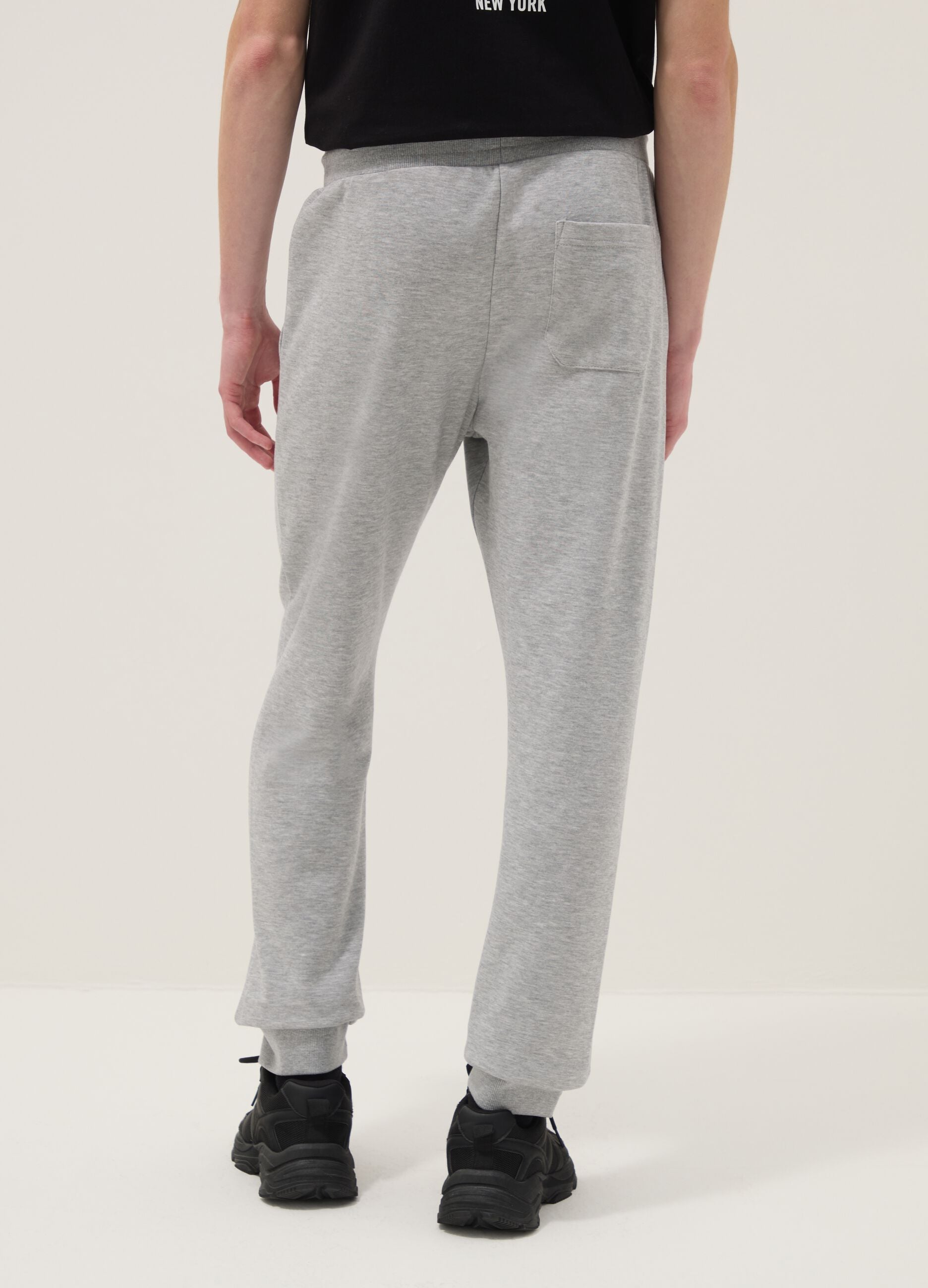 Grey cotton blend joggers regular fit with Everlast logo