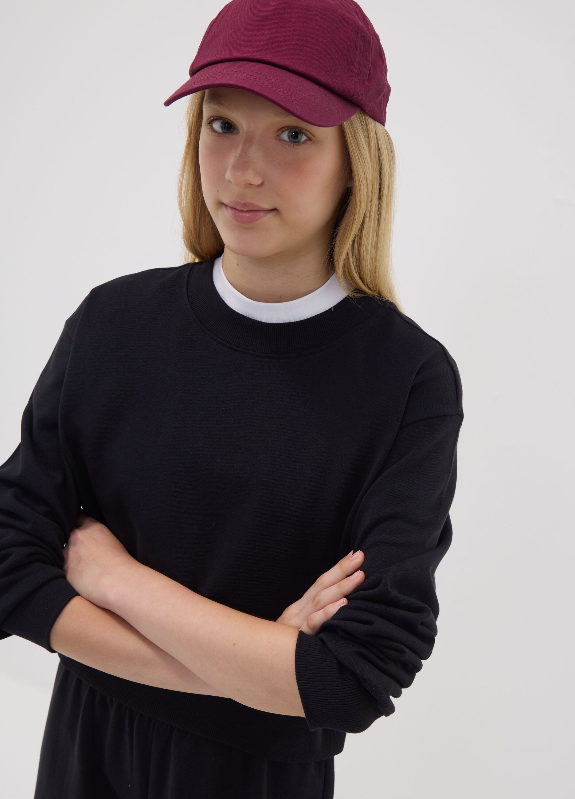 Black sweatshirt in organic cotton and viscose blend with ribbed collar