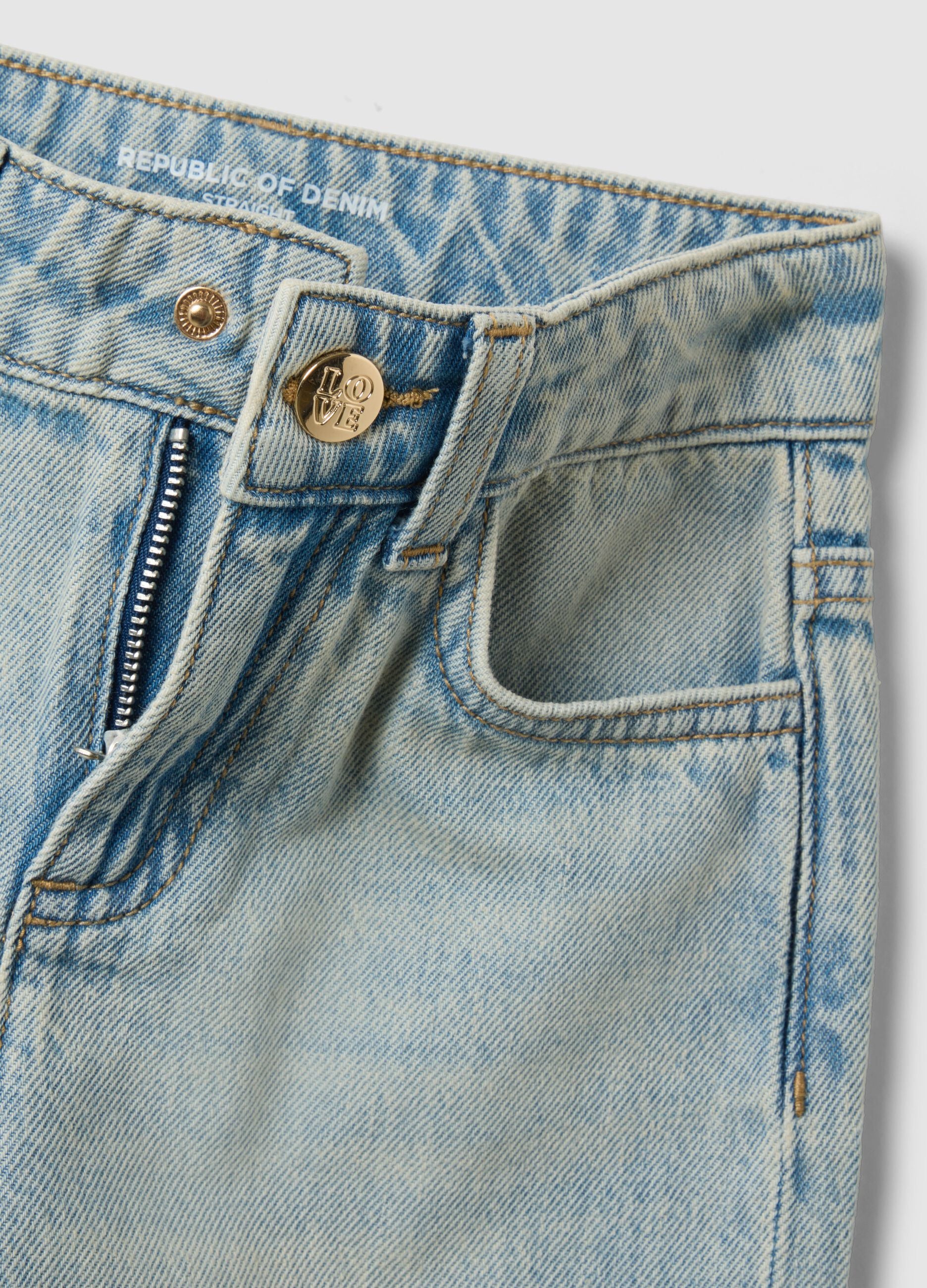 Girl's regular fit light blue denim cotton jeans with embroidery