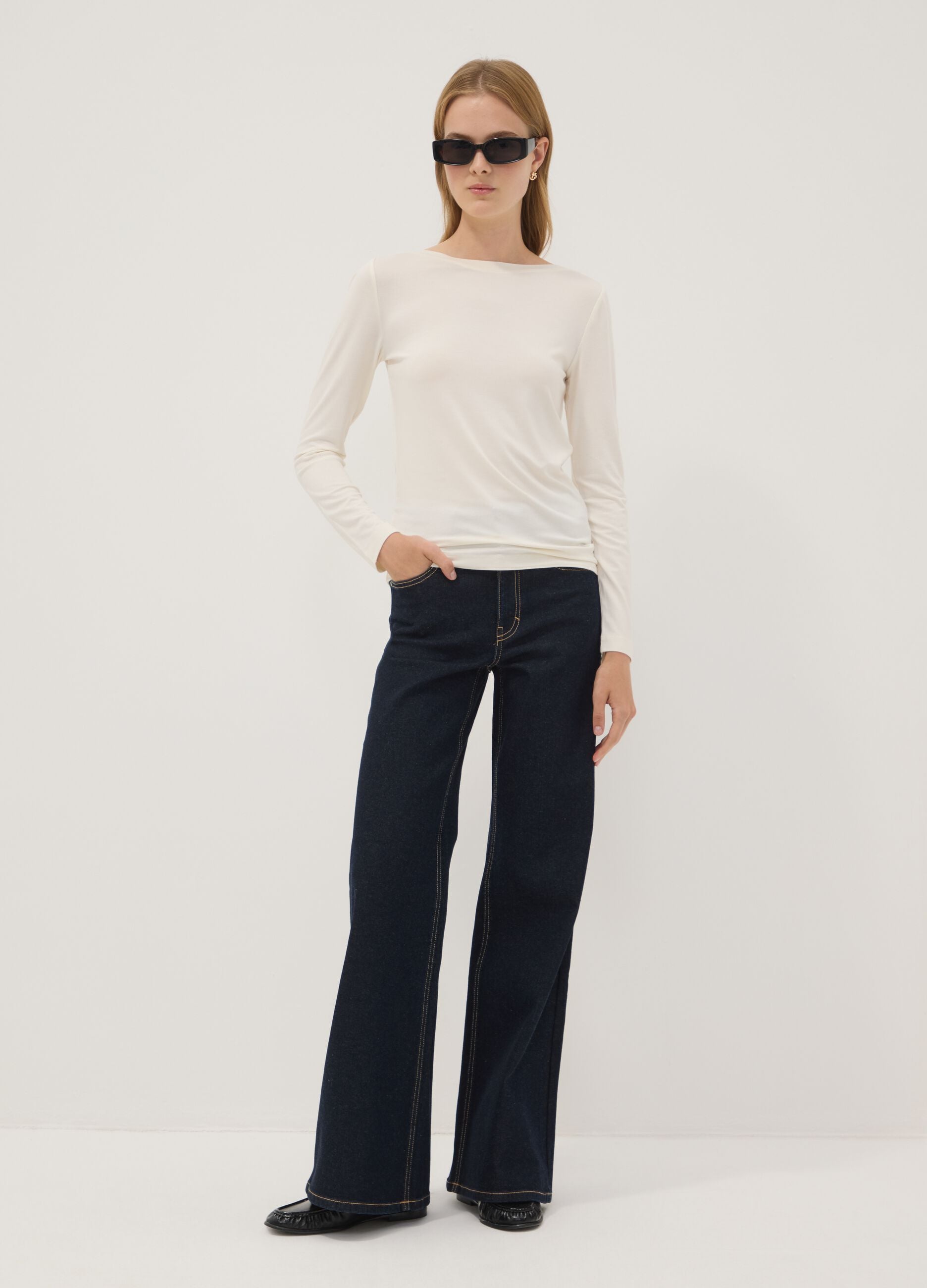 White long-sleeved stretch viscose T-shirt