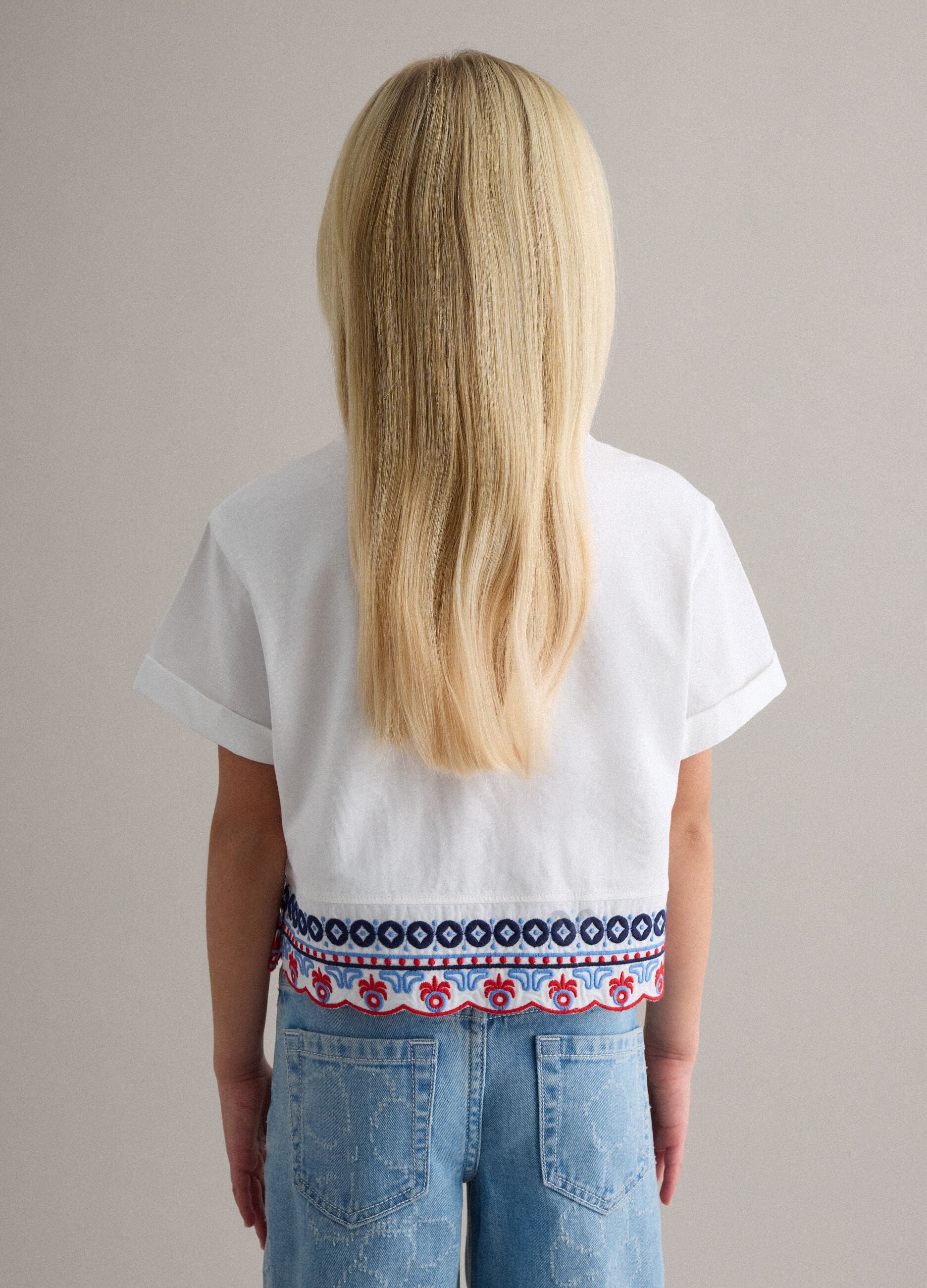 Girls' white pure cotton T-shirt regular fit with embroidery