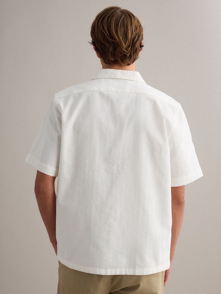 White regular-fit pure cotton shirt with stripes and chest pocket_4