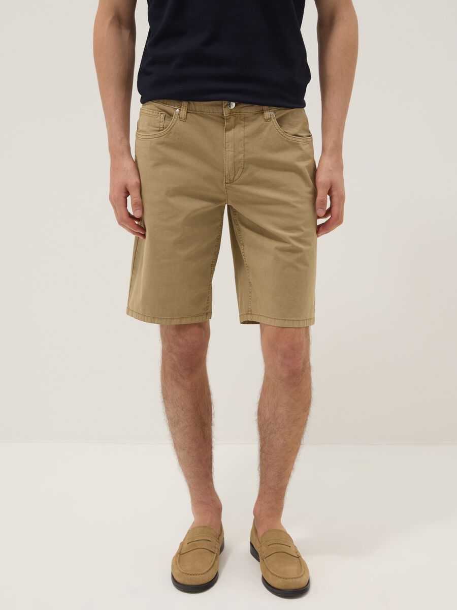 Beige regular-fit stretch cotton Bermuda shorts_1