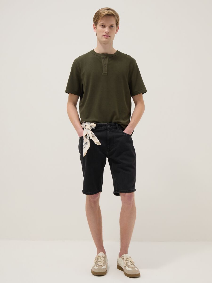 Green short-sleeve regular-fit Henley T-shirt_1