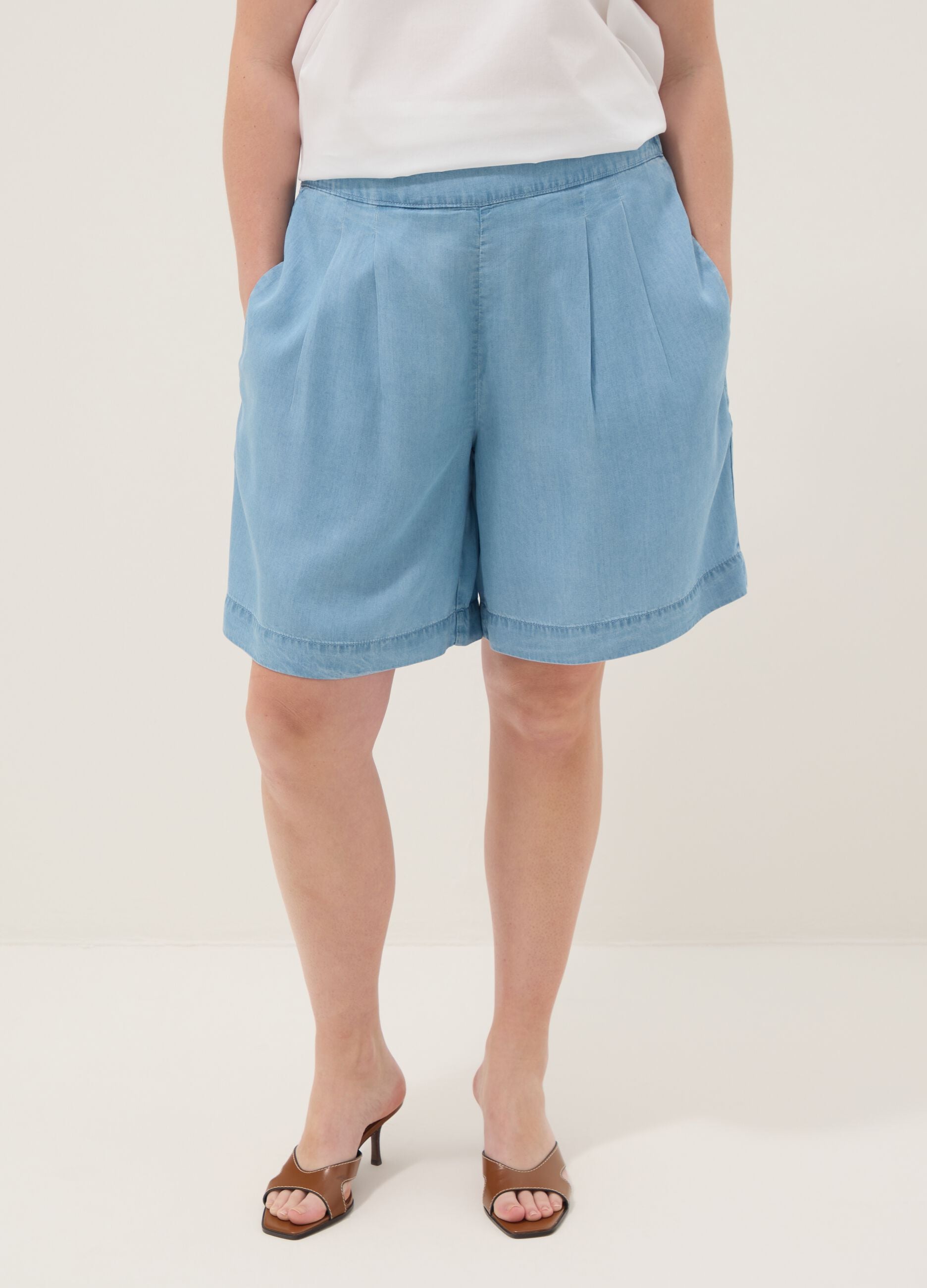 Light blue pure lyocell shorts with elasticated waist, relaxed fit