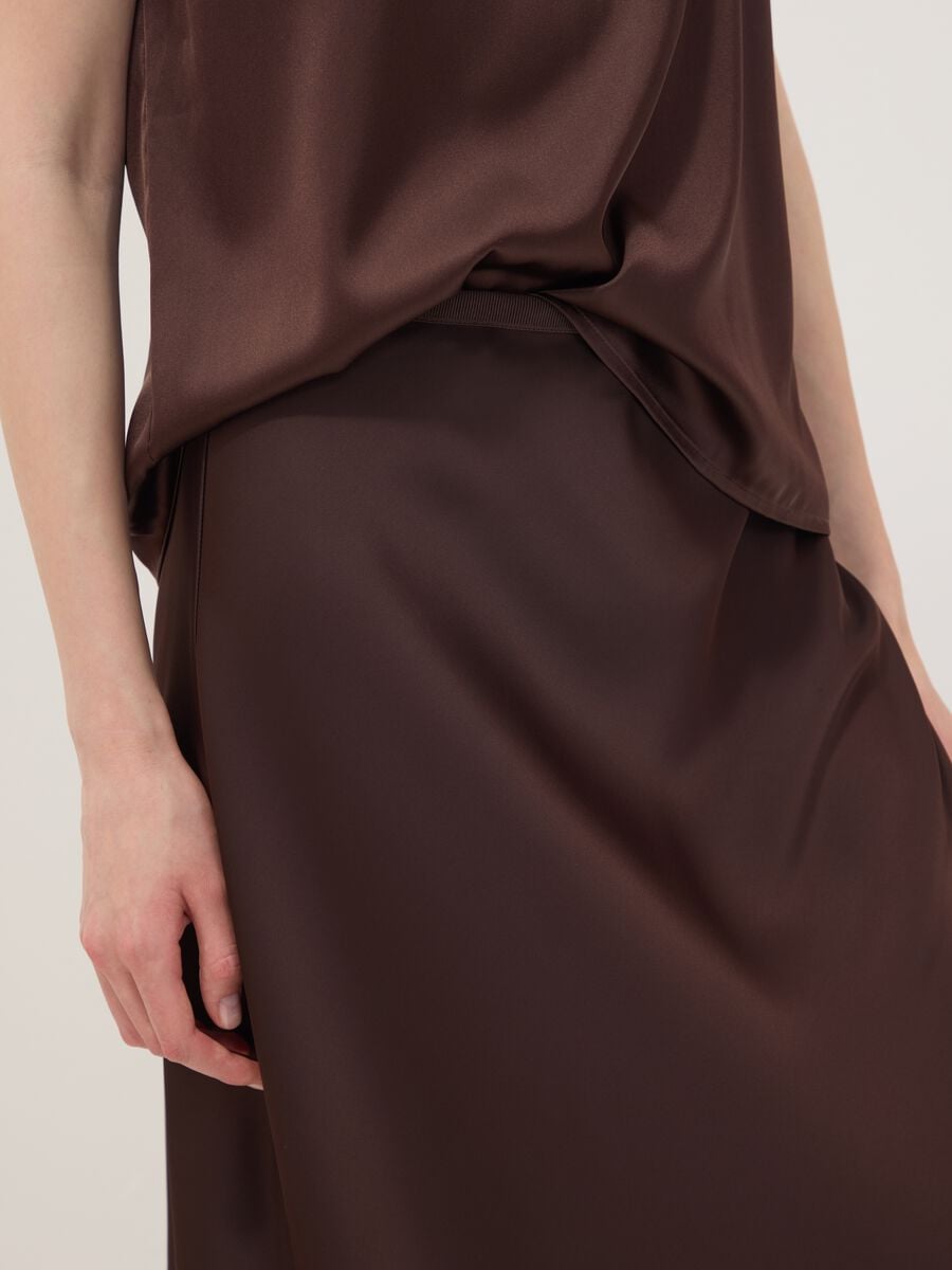 Brown satin maxi skirt with elasticated waistband_2