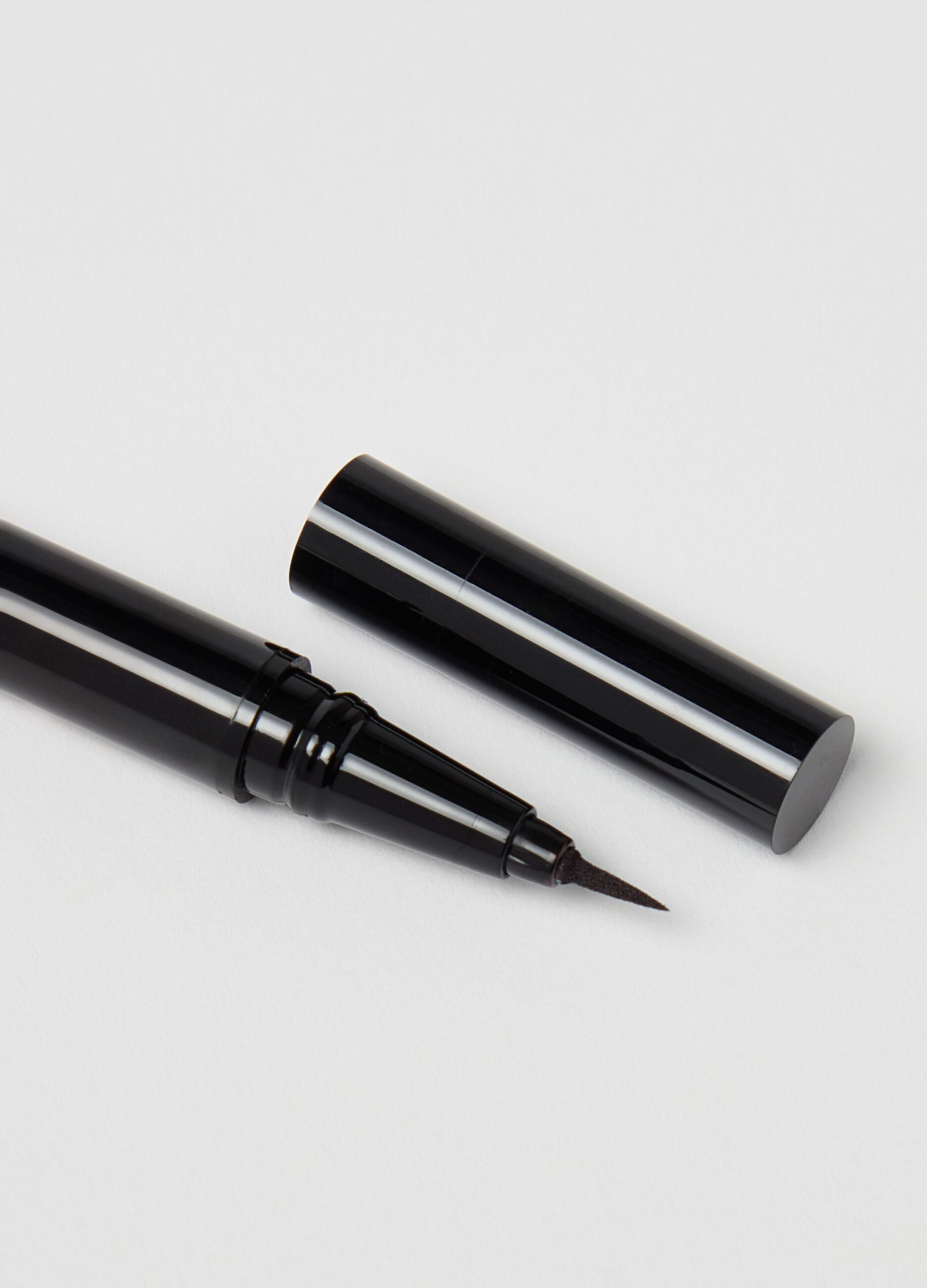Liner Pow Liquid Eyeliner