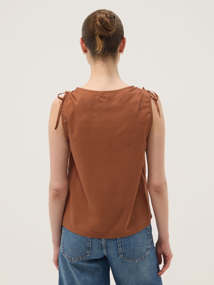 Brown pure cotton V-neck blouse, regular fit_3