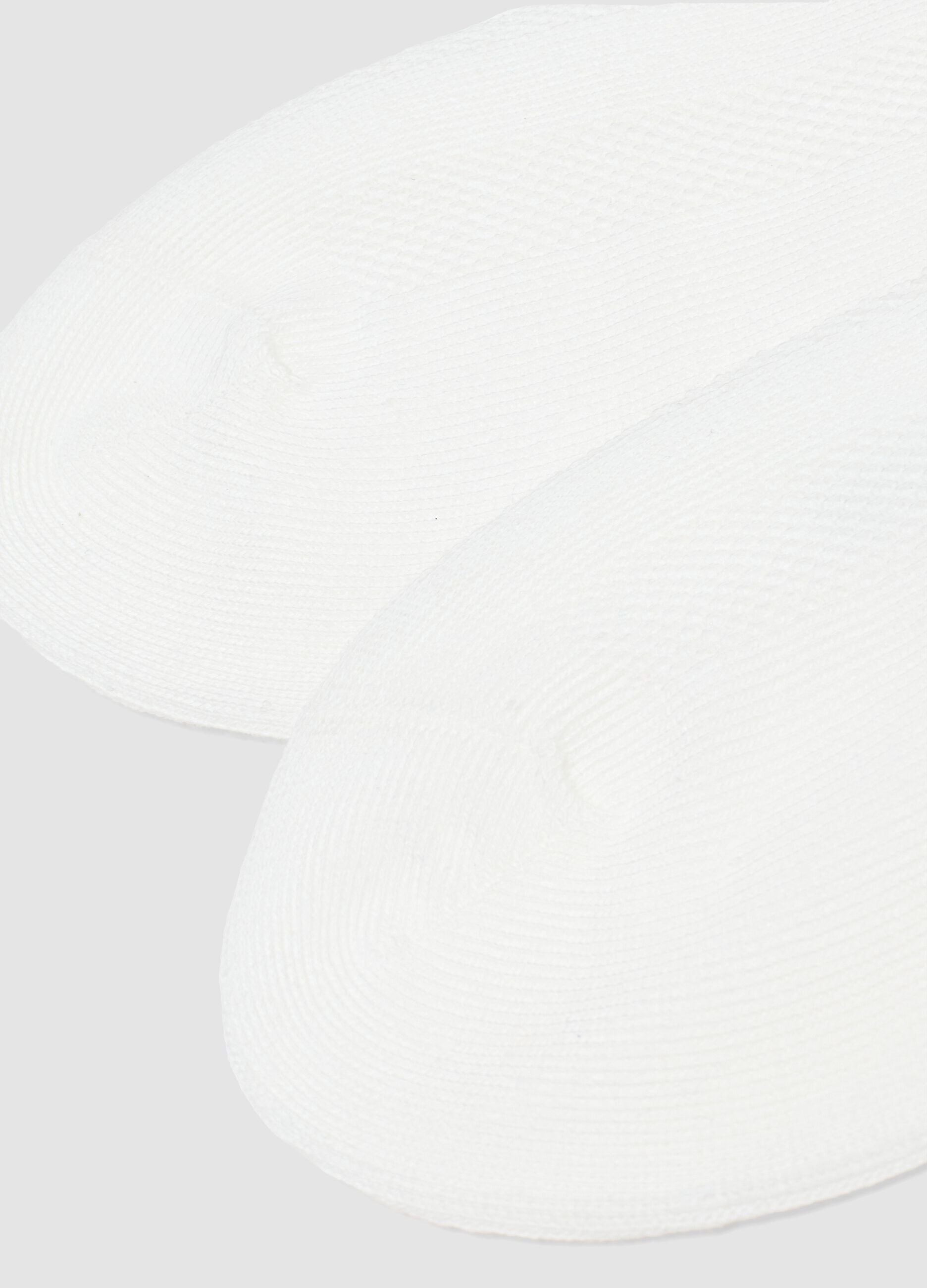 White short cotton socks with frills for girls