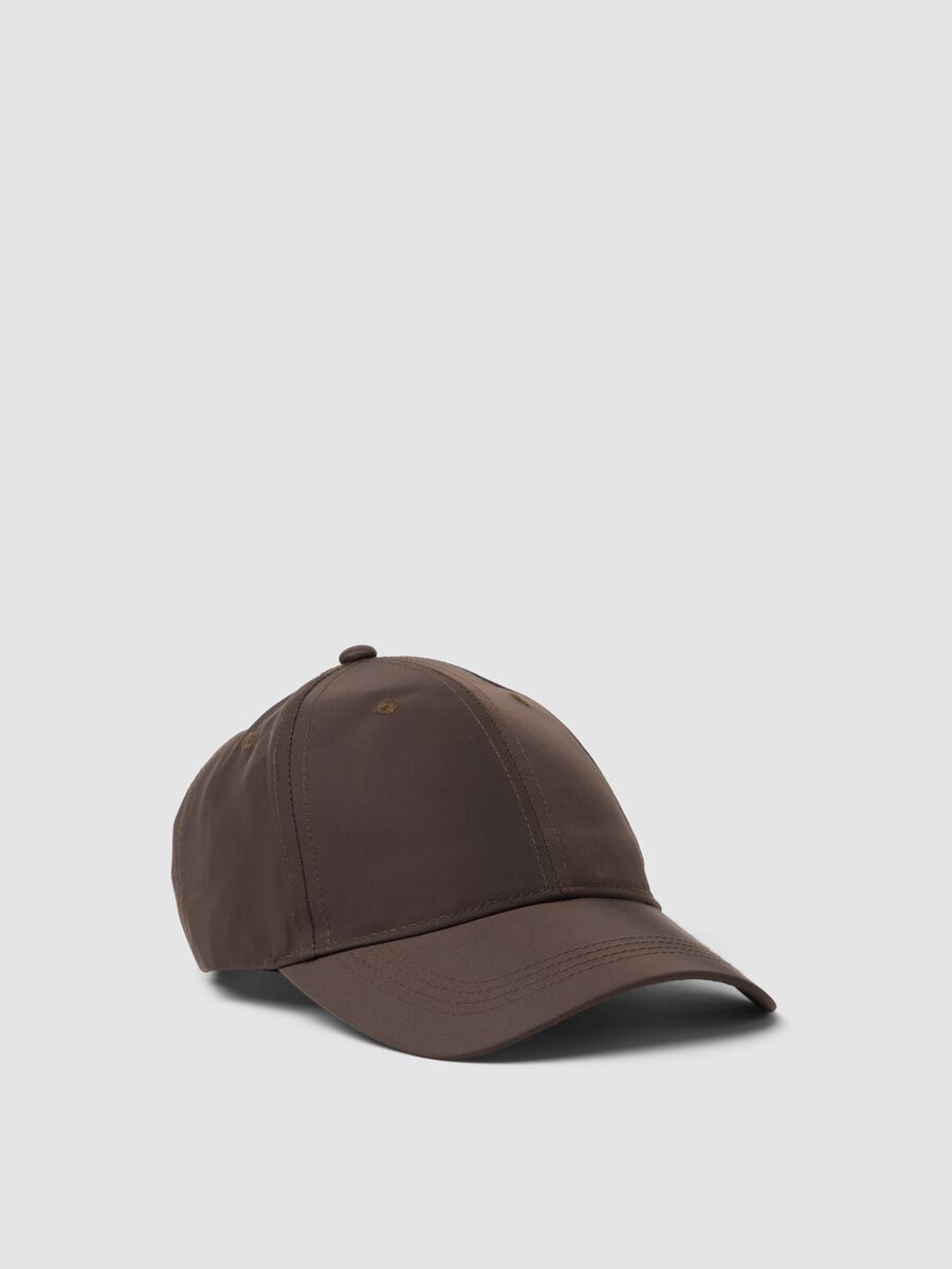 Brown cap with curved peak_0