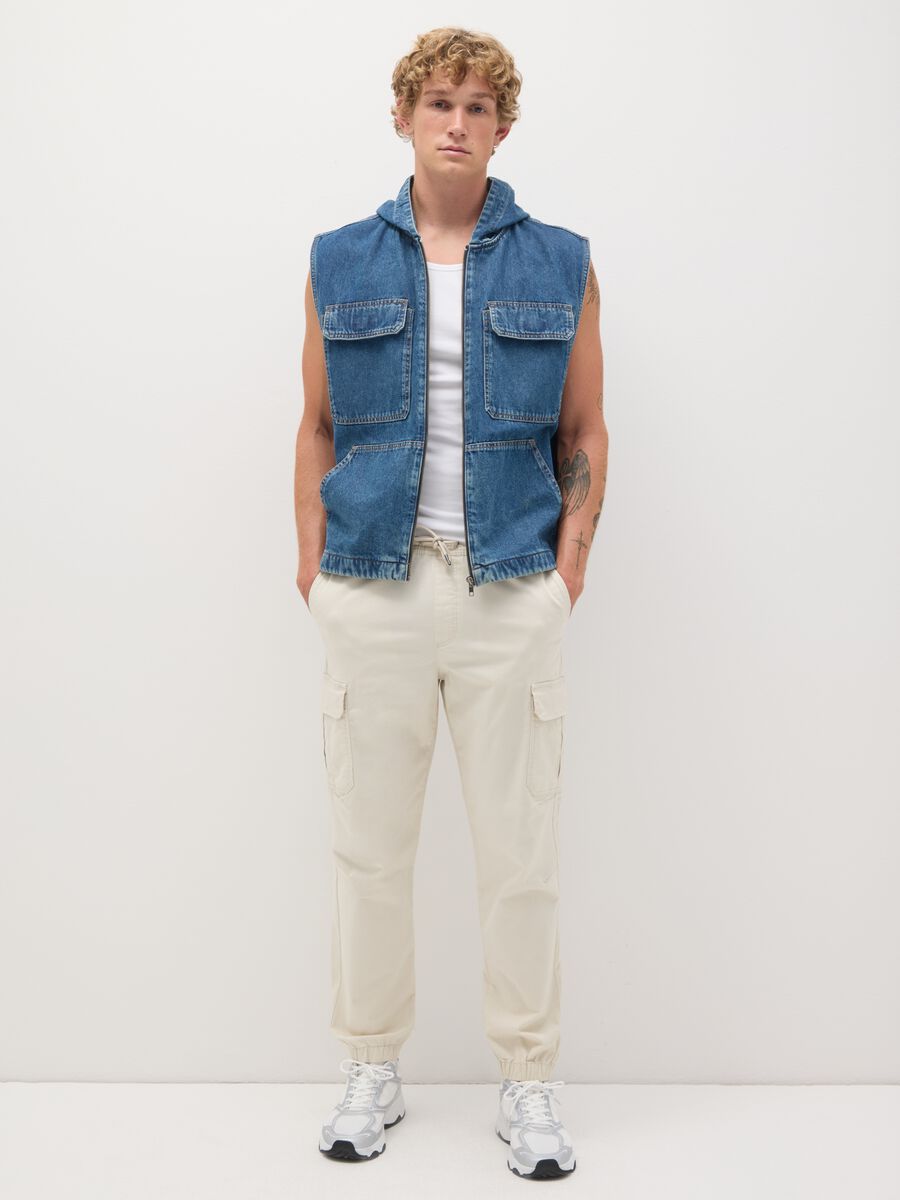 Men&rsquo;s cargo trousers in beige stretch cotton with regular fit_0