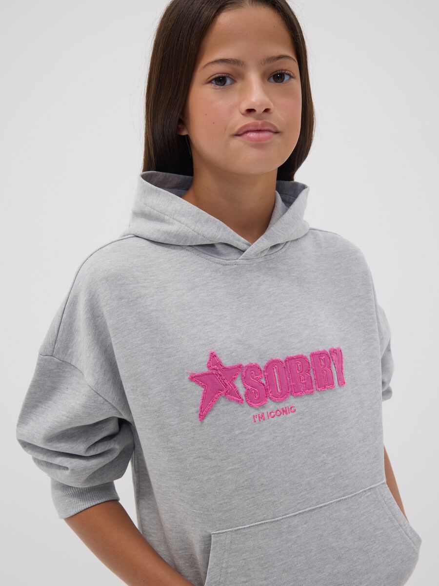 Grey oversized hooded sweatshirt in cotton blend with &ldquo;Sorry&rdquo; embroidery for girls_1