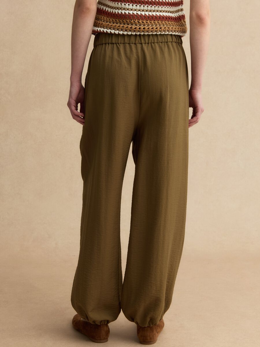 Pantaloni jogger in misto viscosa verdi relaxed fit_2