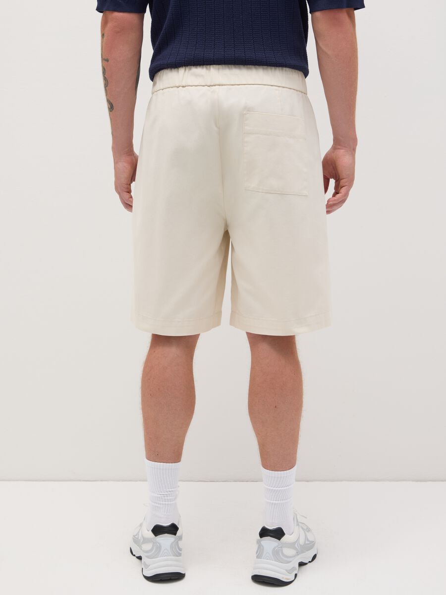 Men's beige baggy shorts in 100% cotton_3