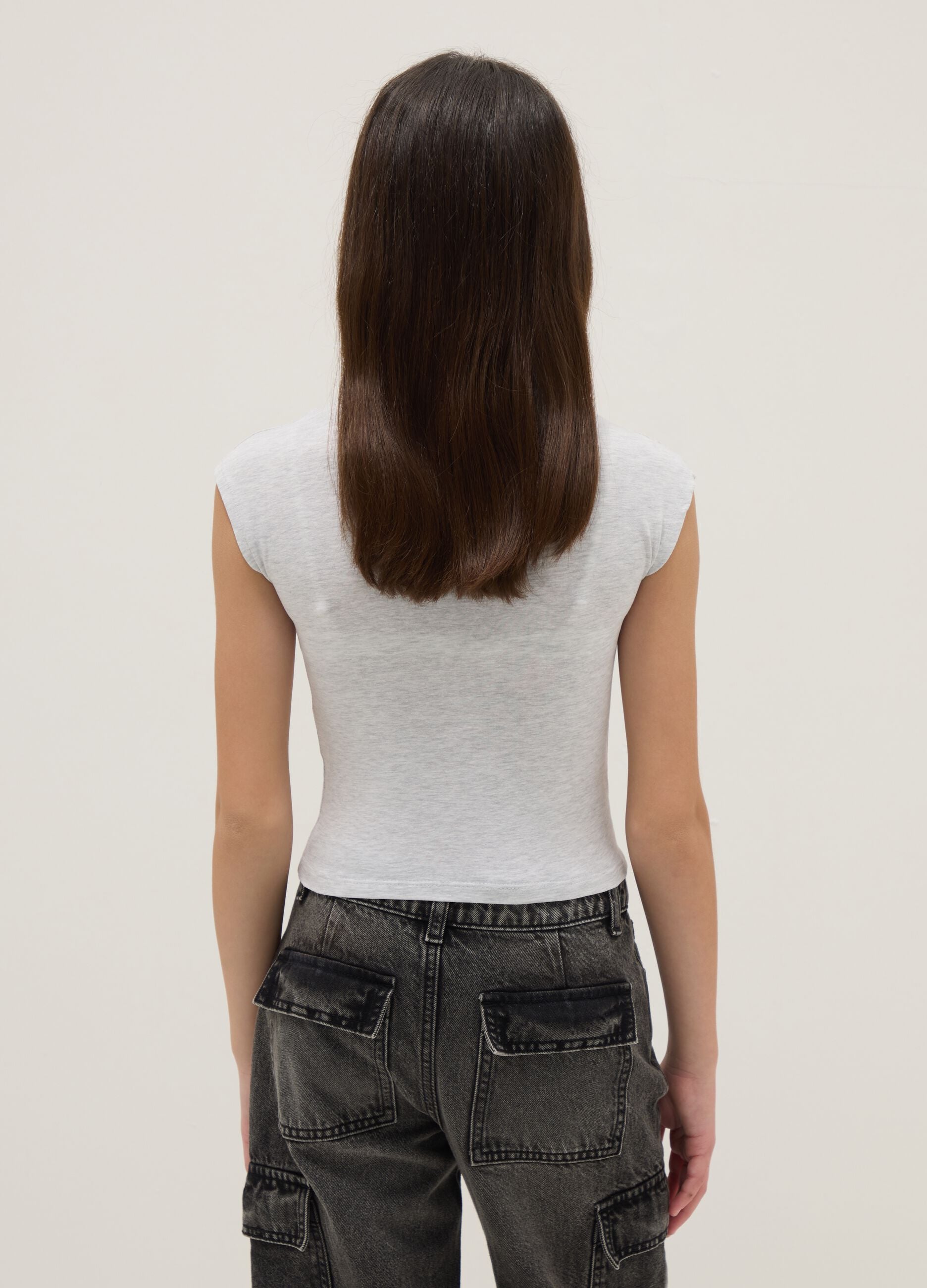 Grey stretchy cotton slim fit girl's T-shirt with print
