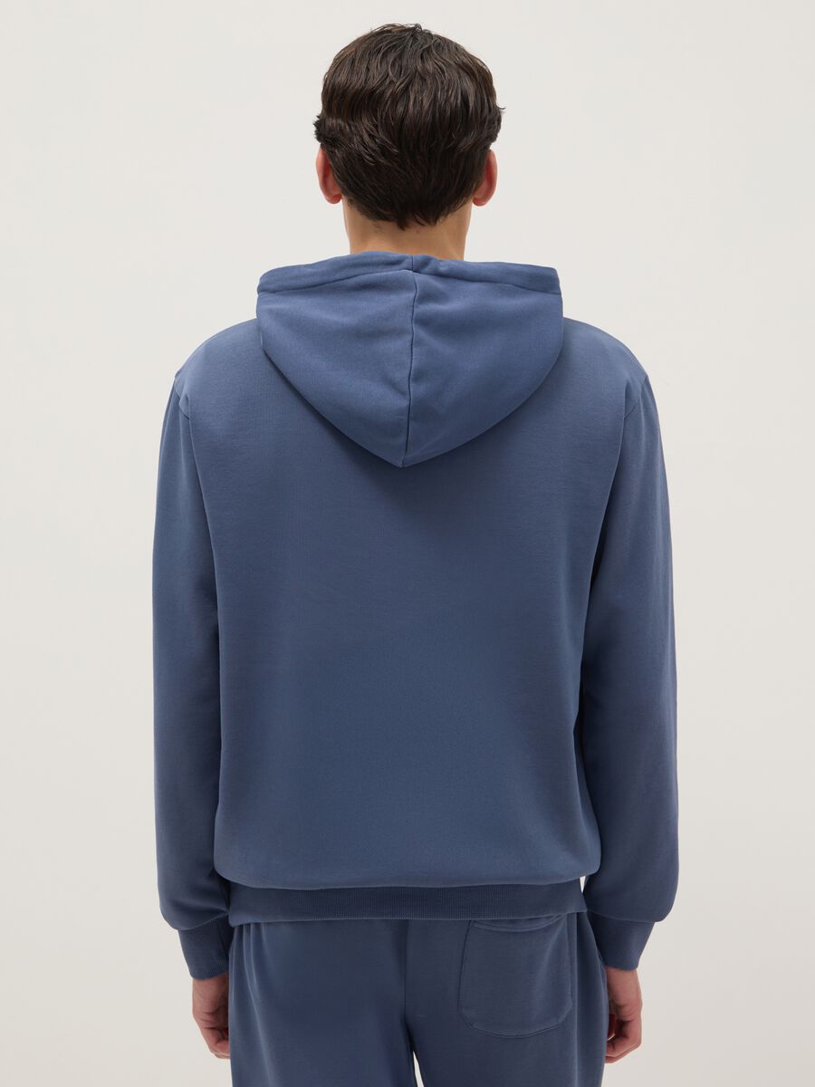 Blue cotton blend hoodie in regular fit with Everlast logo_2