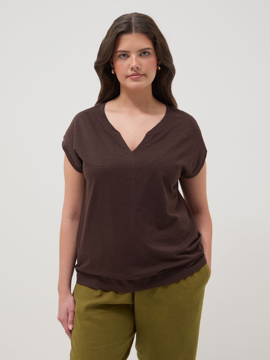 Brown pure cotton V-neck regular fit T-shirt_0