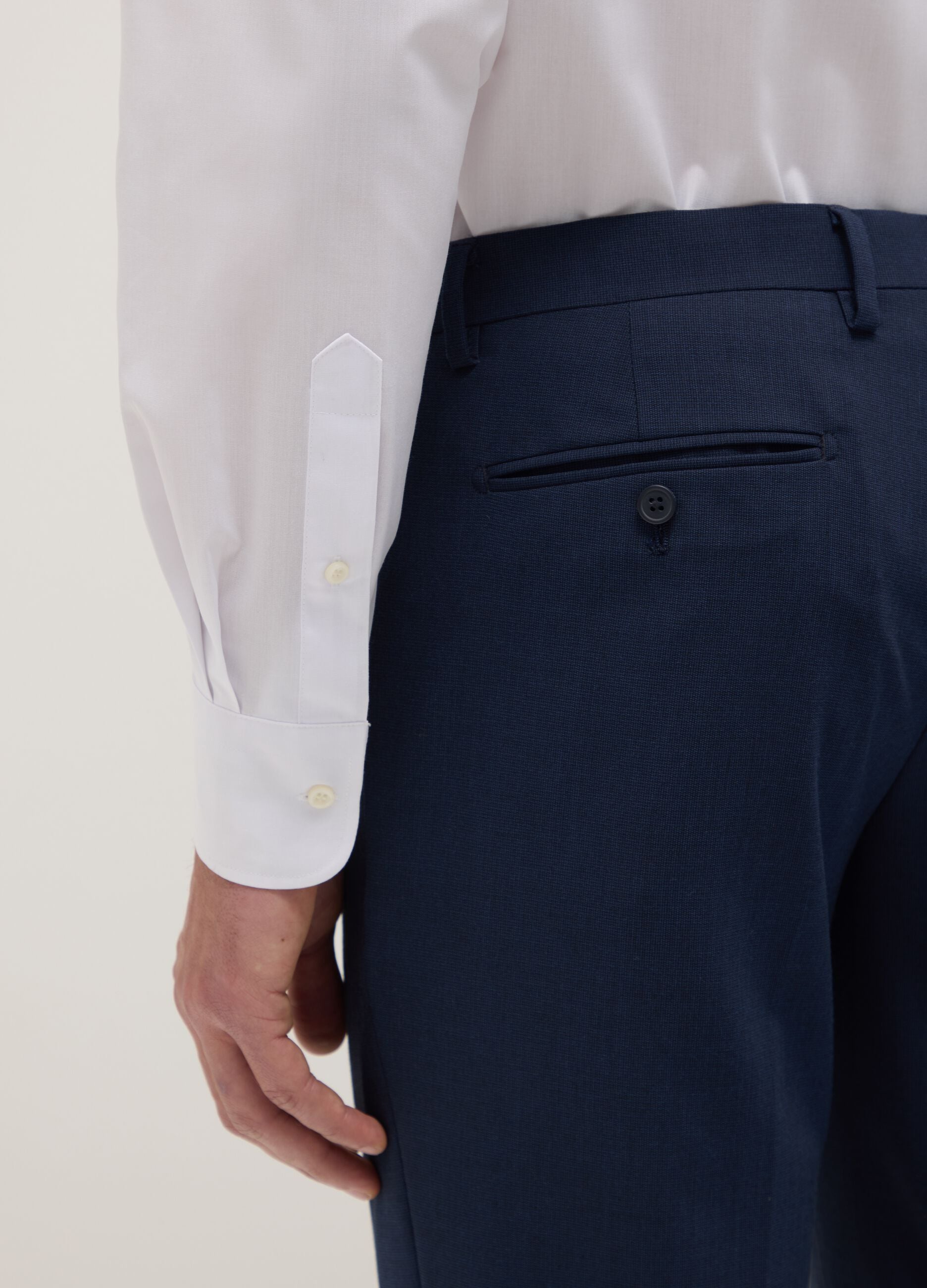 White shirt with classic collar regular fit