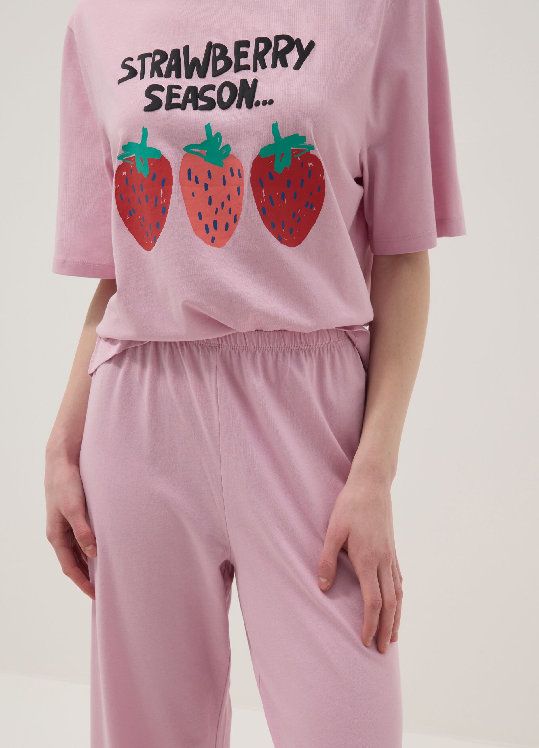 Long pink pure cotton pyjamas with strawberries, regular fit