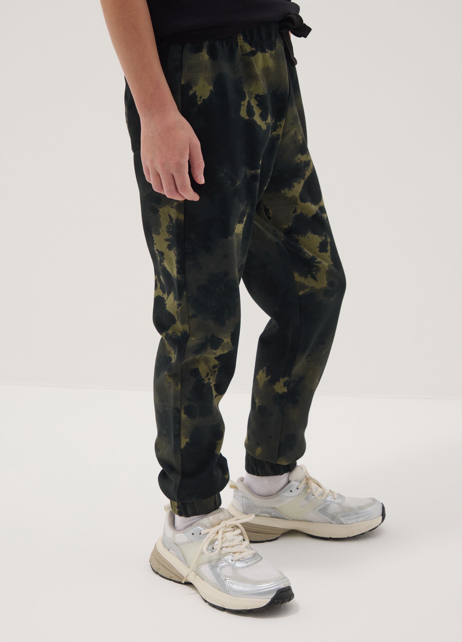 Boys' multicolour pure cotton TieDye regular fit trousers