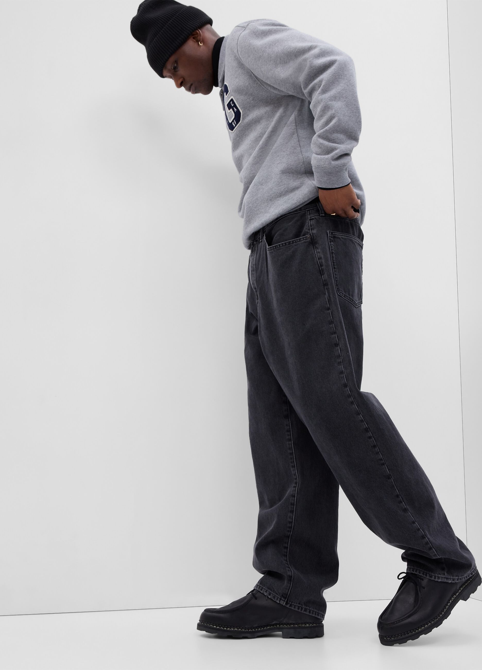 Baggy-fit jeans with mid-rise waist