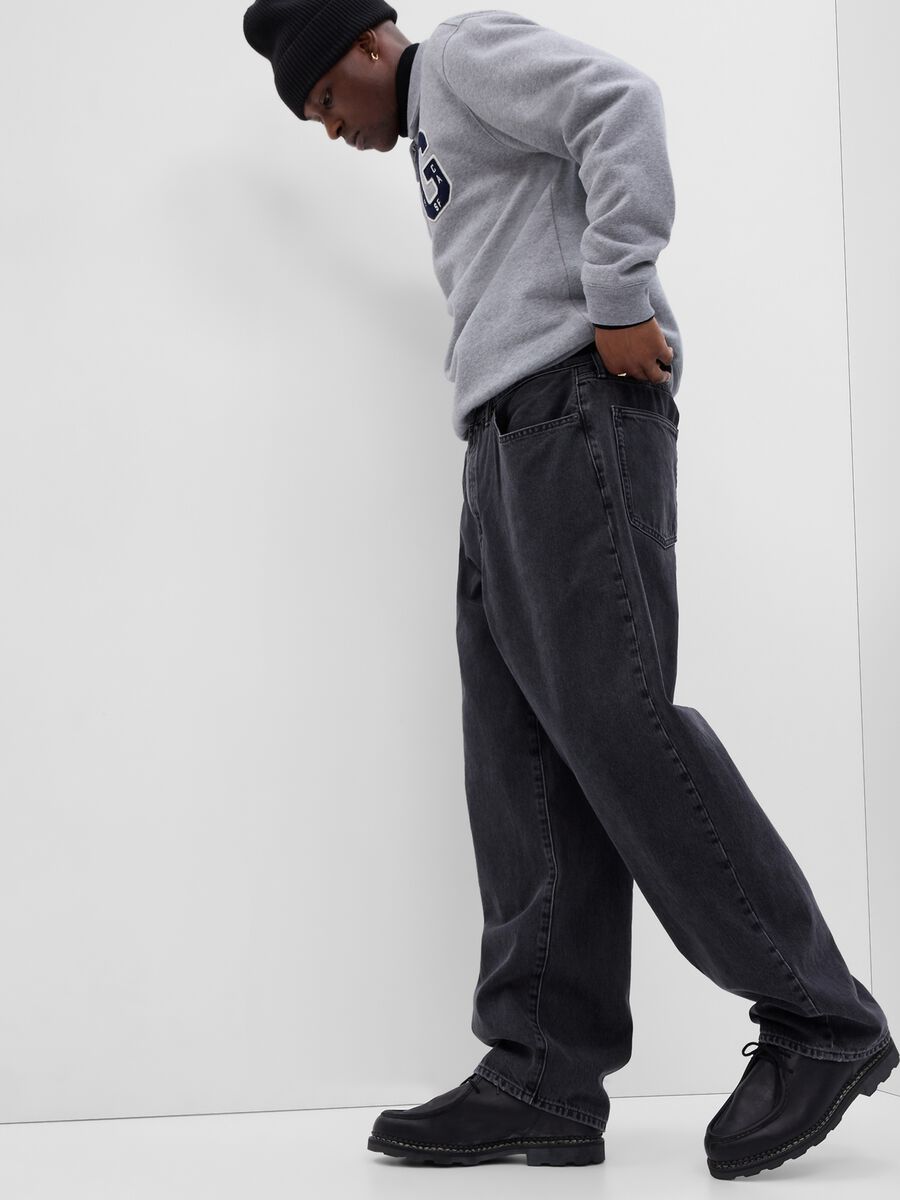 Baggy-fit jeans with mid-rise waist_0