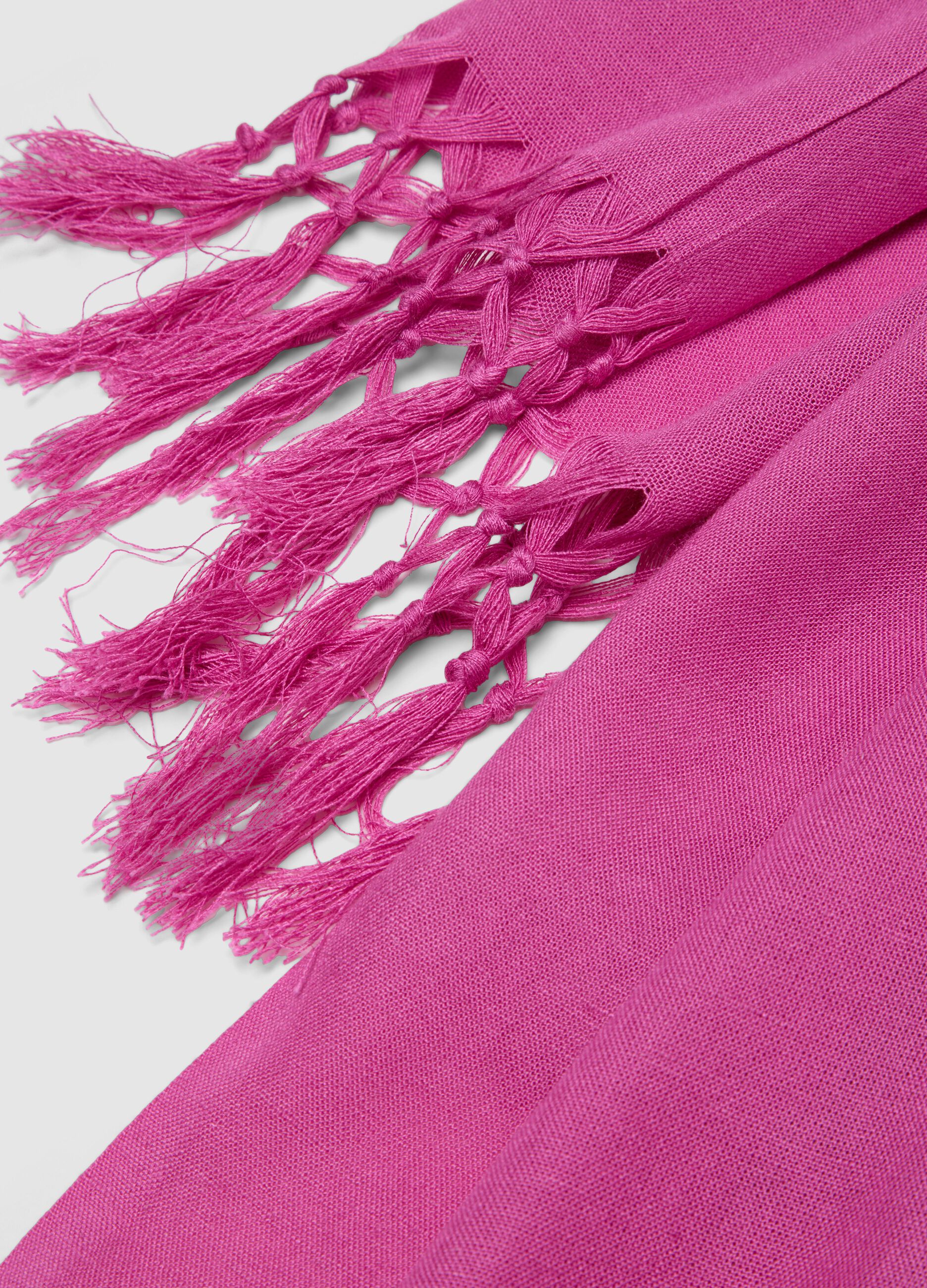 Pink viscose and linen mix scarf with fringes