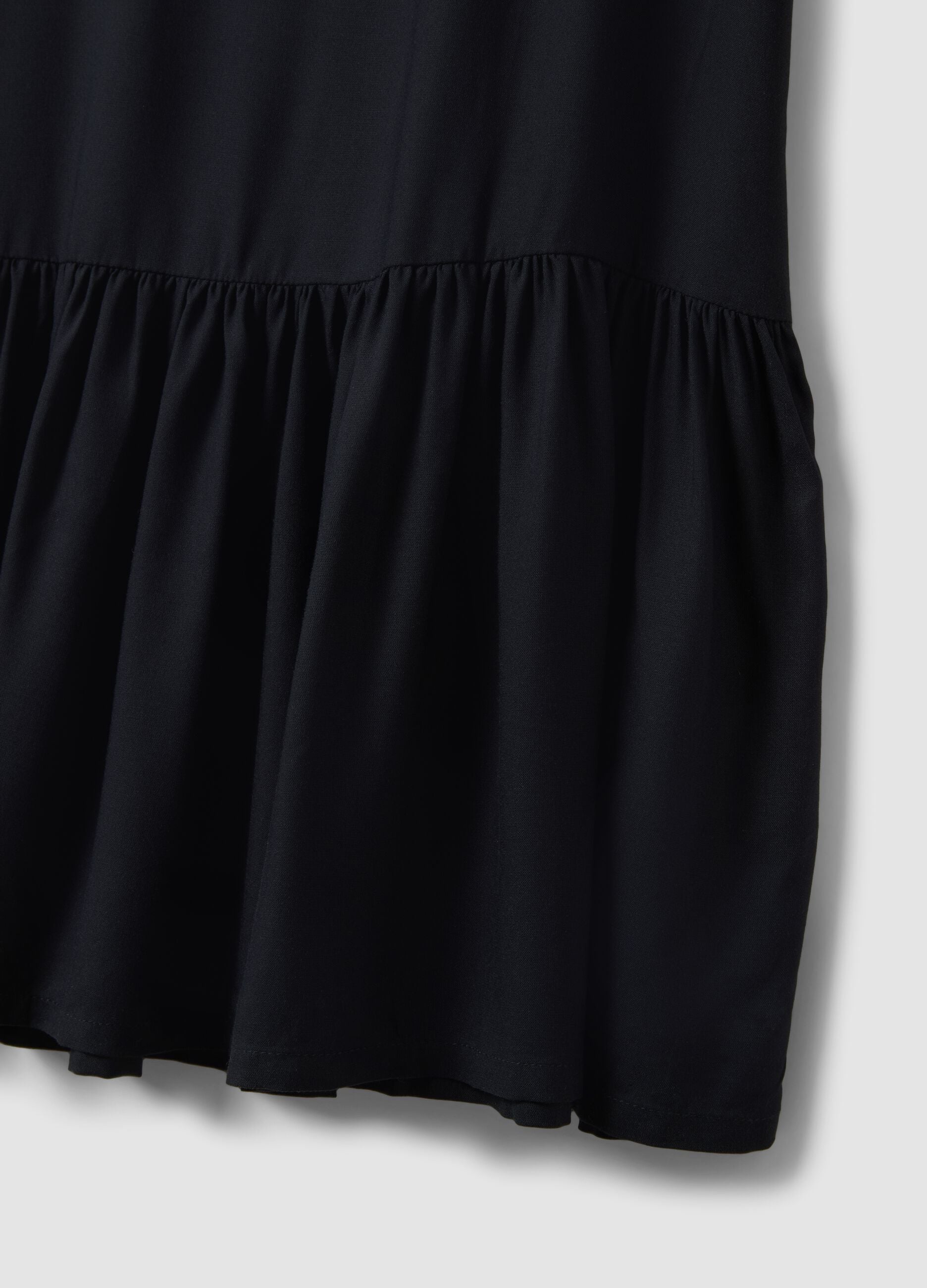 Sleeveless pure viscose black dress, regular fit