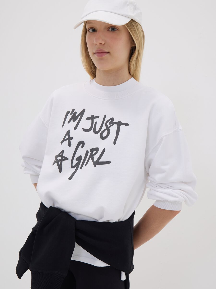 White pure cotton sweatshirt with front slogan, relaxed fit for girls_2