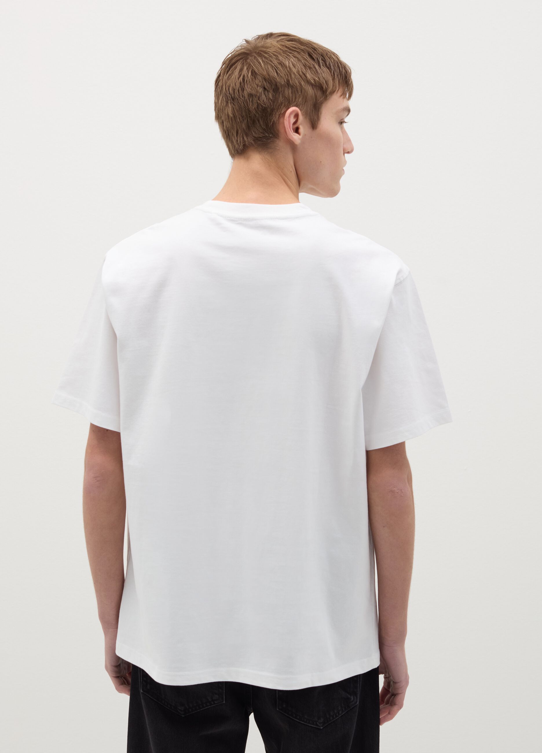 T-shirt with embroidered pocket