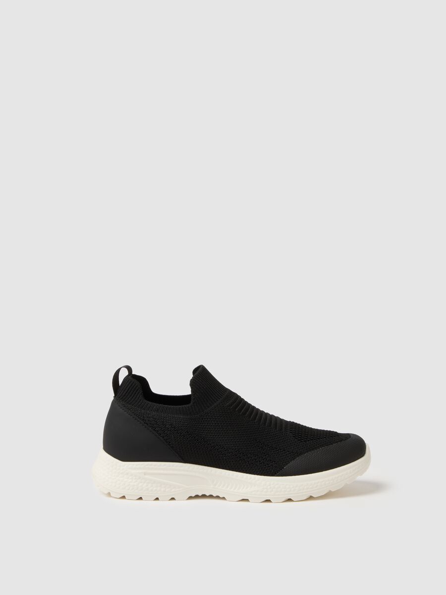 Black regular fit sneakers with sturdy white sole_0
