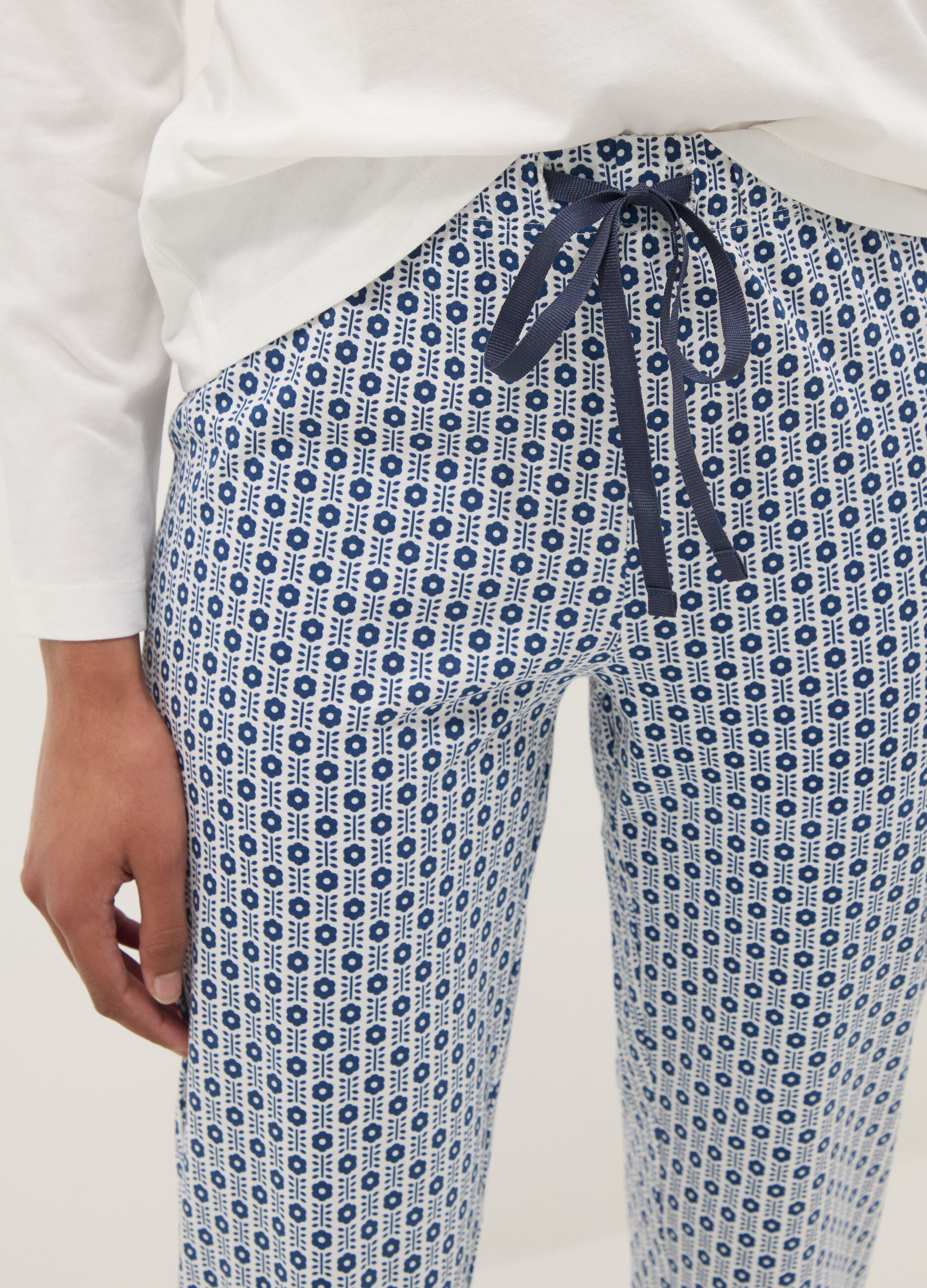 Multicolour pure cotton regular fit pyjamas with pattern
