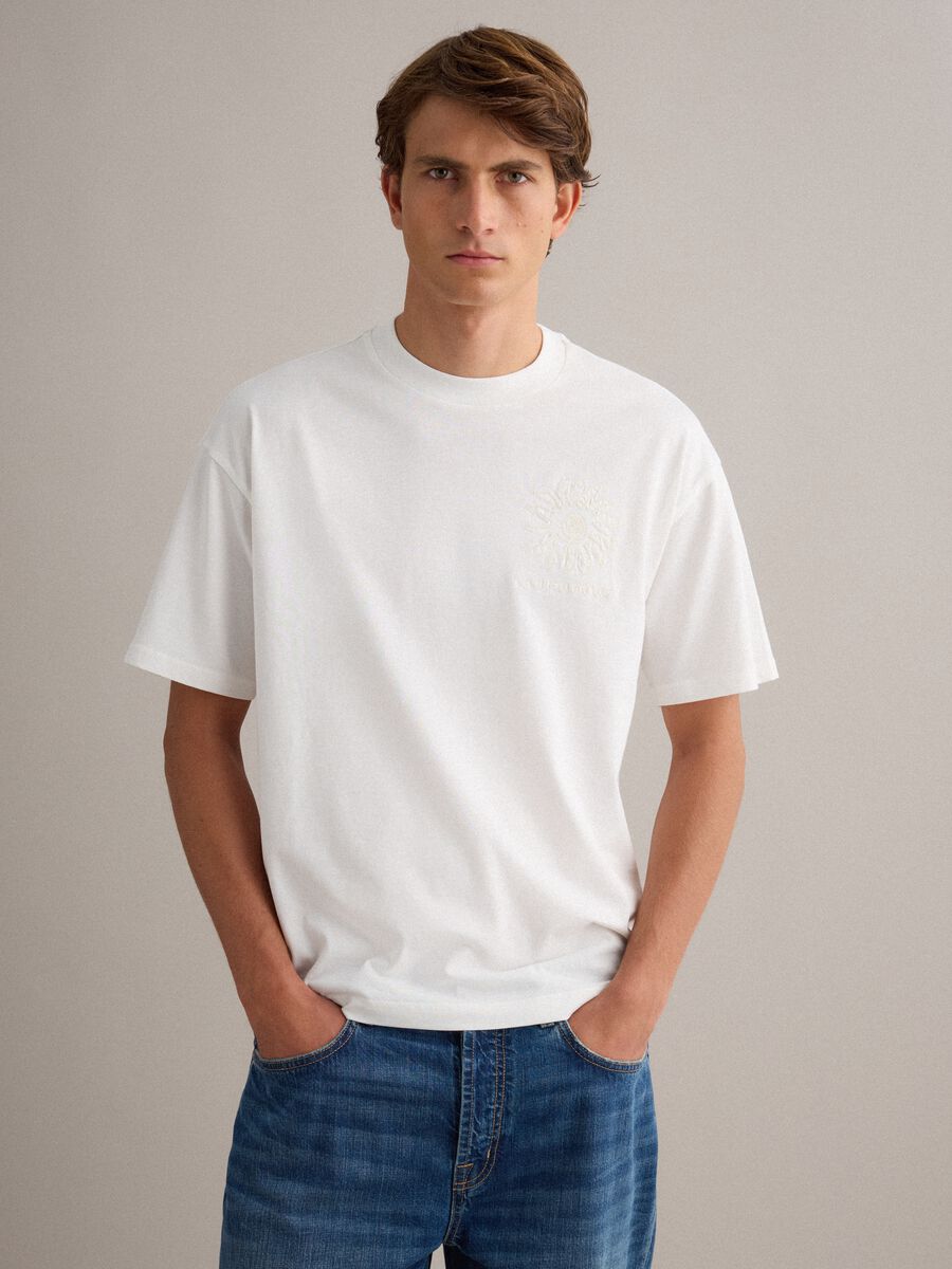 White pure cotton relaxed-fit T-shirt with embroidery_0
