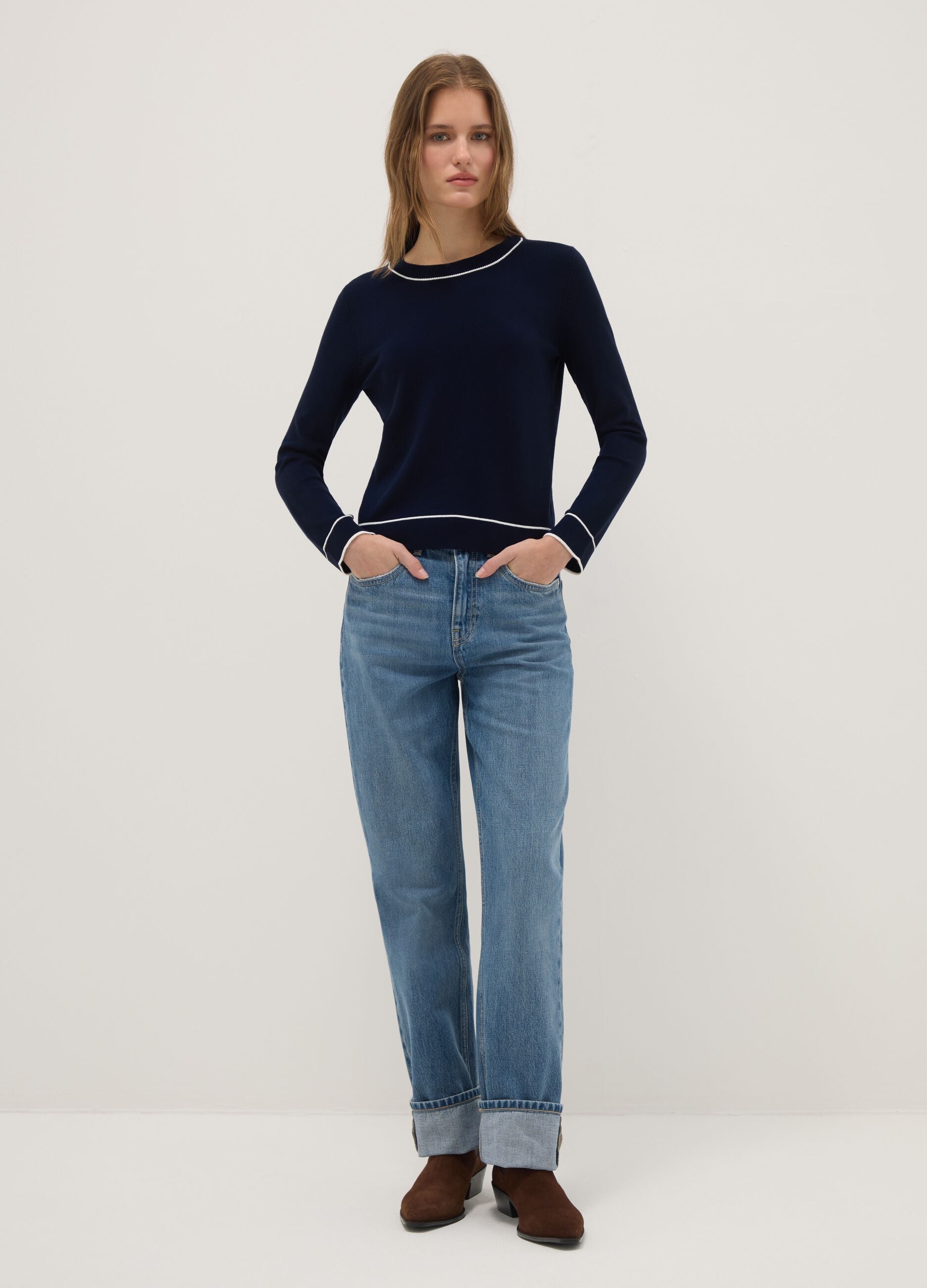Regular fit blue crew neck jumper with contrast details