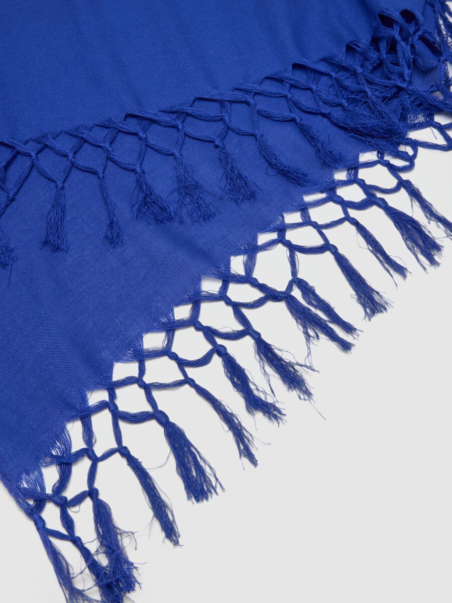Blue viscose-linen blend scarf with fringes_3