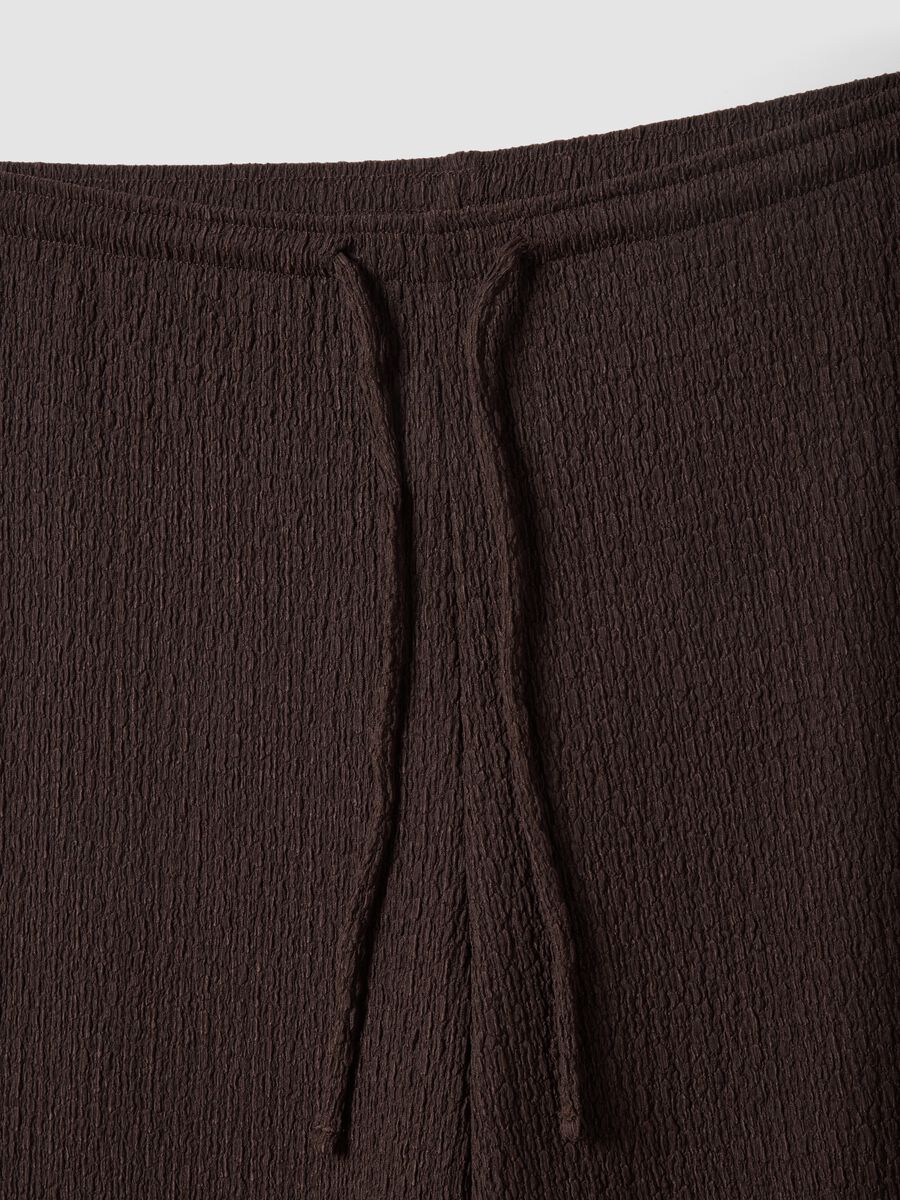 Brown stretch wide-leg trousers with crinkled texture_5