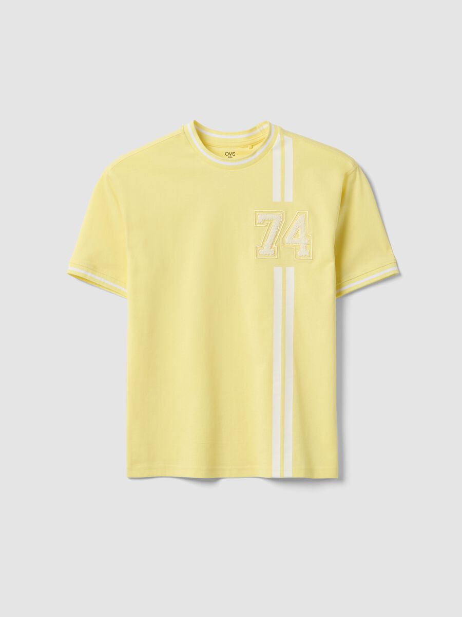T-shirt in puro cotone gialla da ragazzo relaxed fit con numero_3