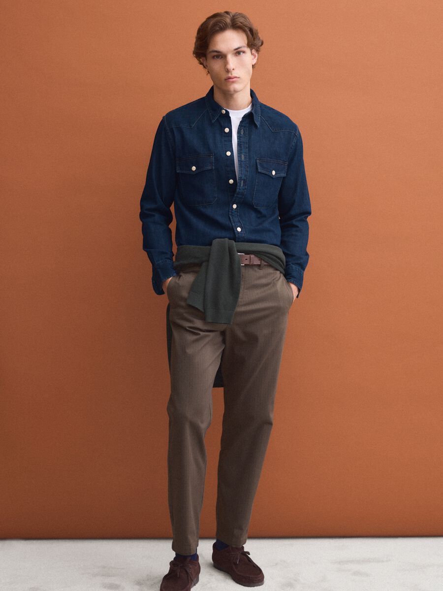 Camicia blu in puro cotone con bottoni e colletto classico regular fit_2
