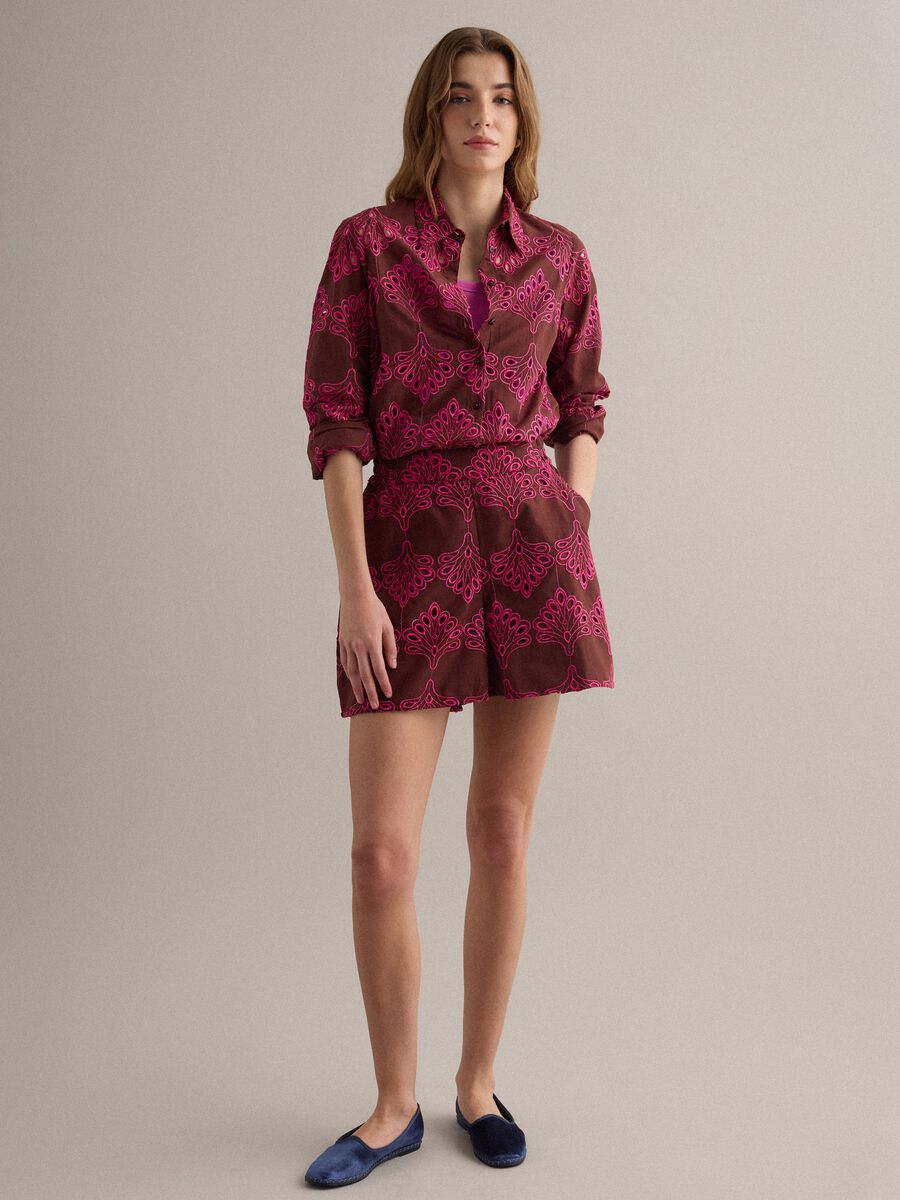 Multicolour pure cotton shorts with openwork embroidery, regular fit_0