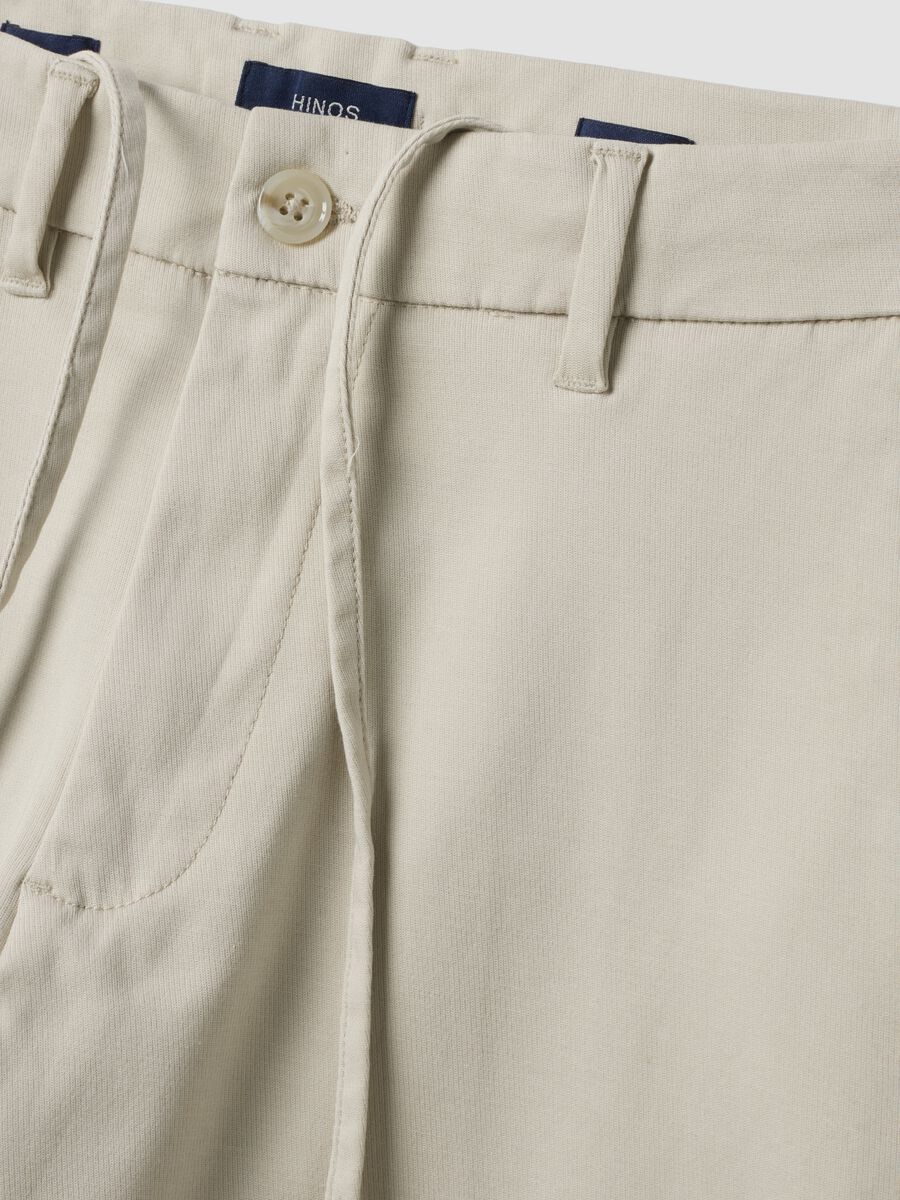 Pantaloni chino grigio in lyocell e cotone elasticizzato slim fit_1