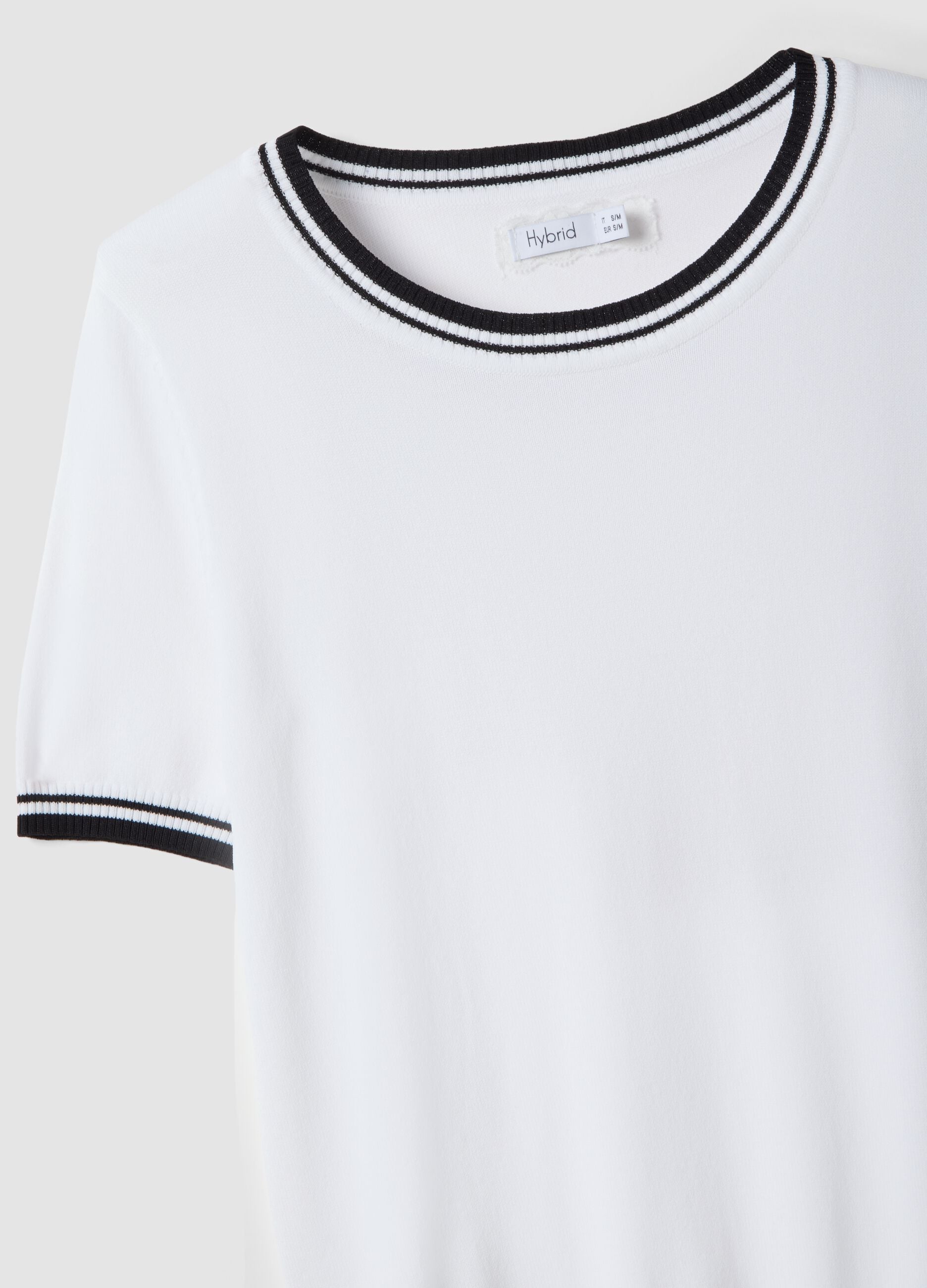 White viscose blend regular fit t-shirt with contrast collar